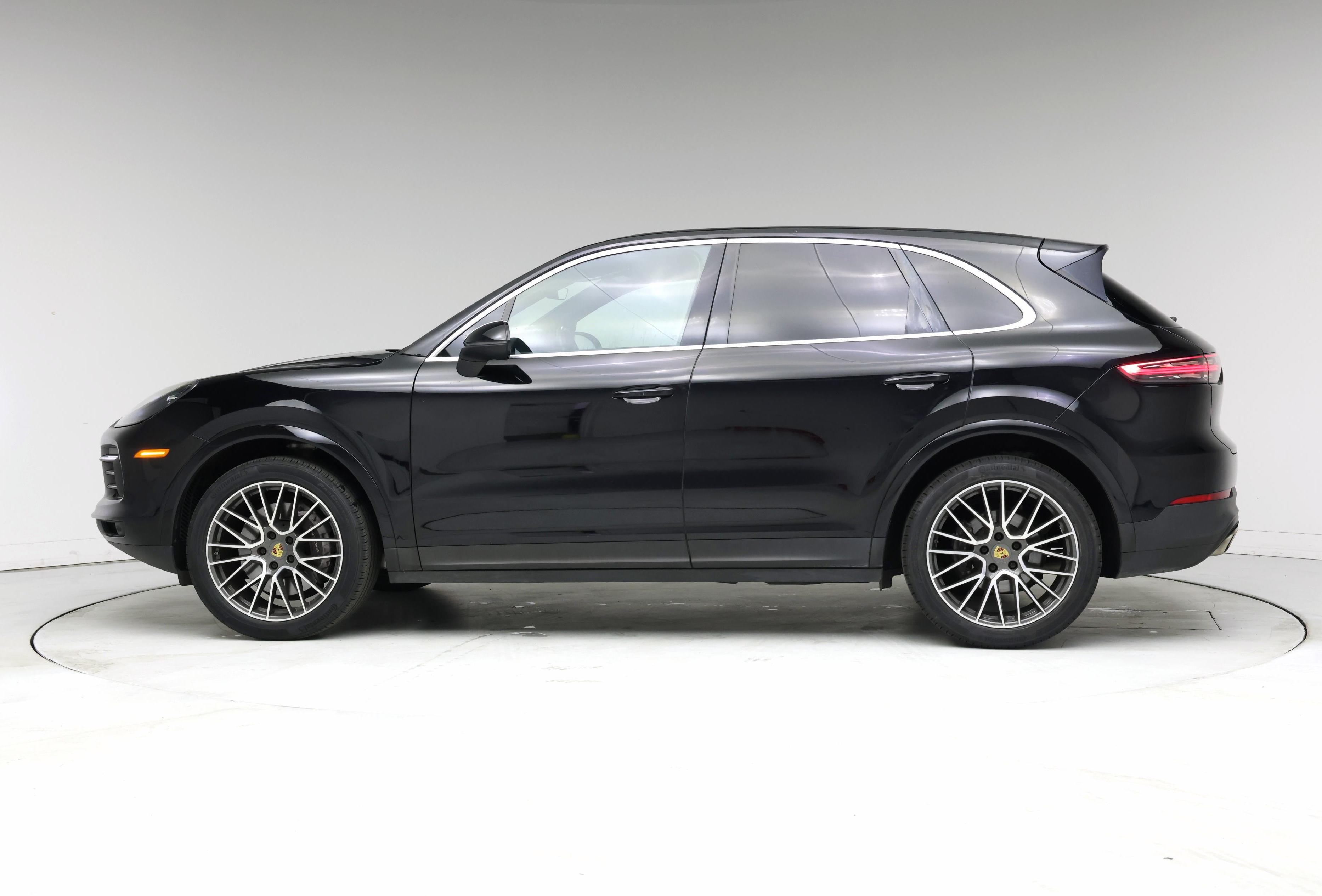 Thumbnail: 2021 Porsche Cayenne - 3