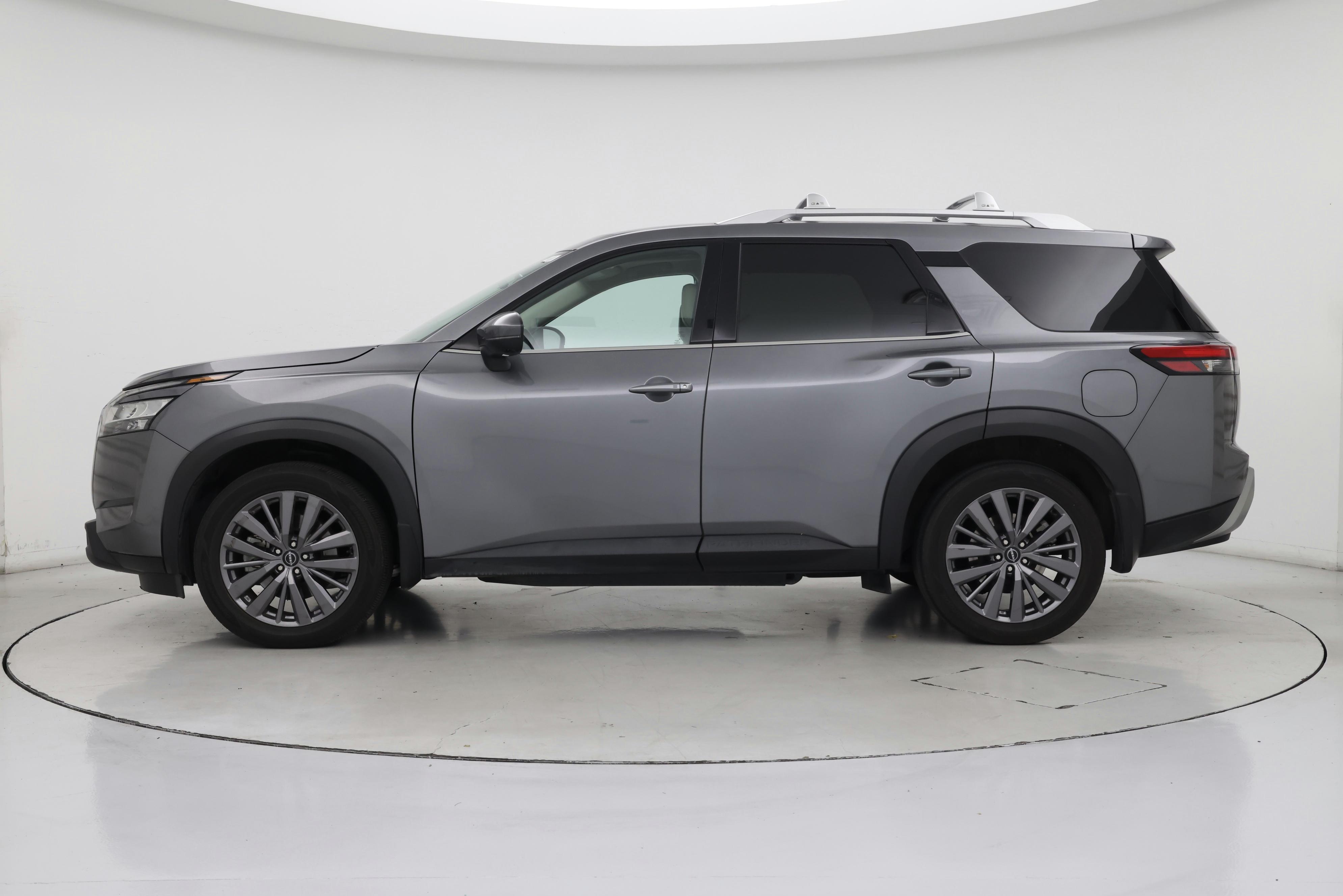 Thumbnail: 2023 Nissan Pathfinder - 3