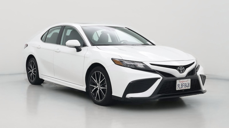 2024 Toyota Camry SE Hero Image