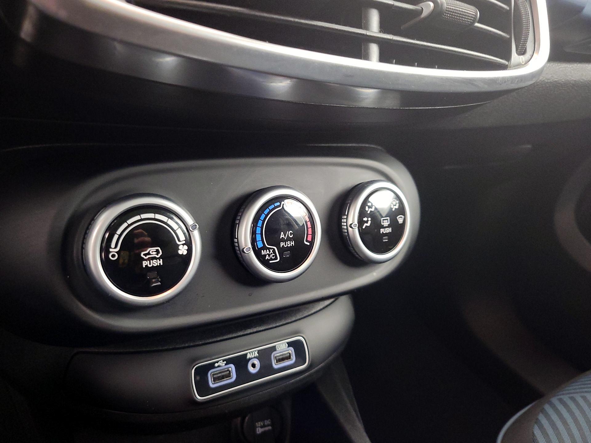 Thumbnail: 2018 Fiat 500X - 16