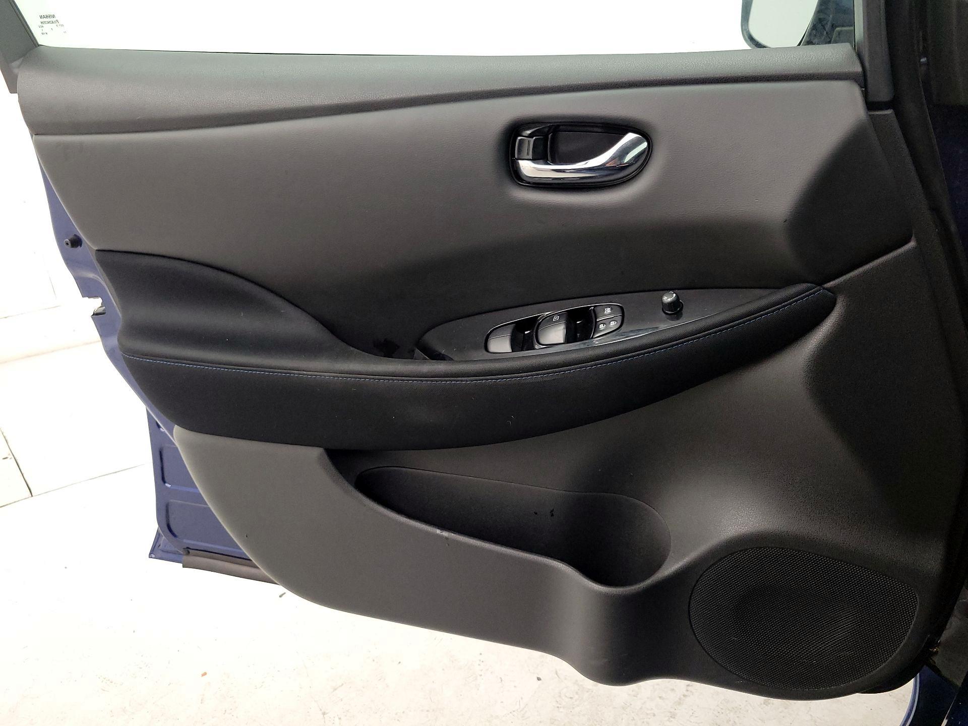 Thumbnail: 2019 Nissan Leaf - 12