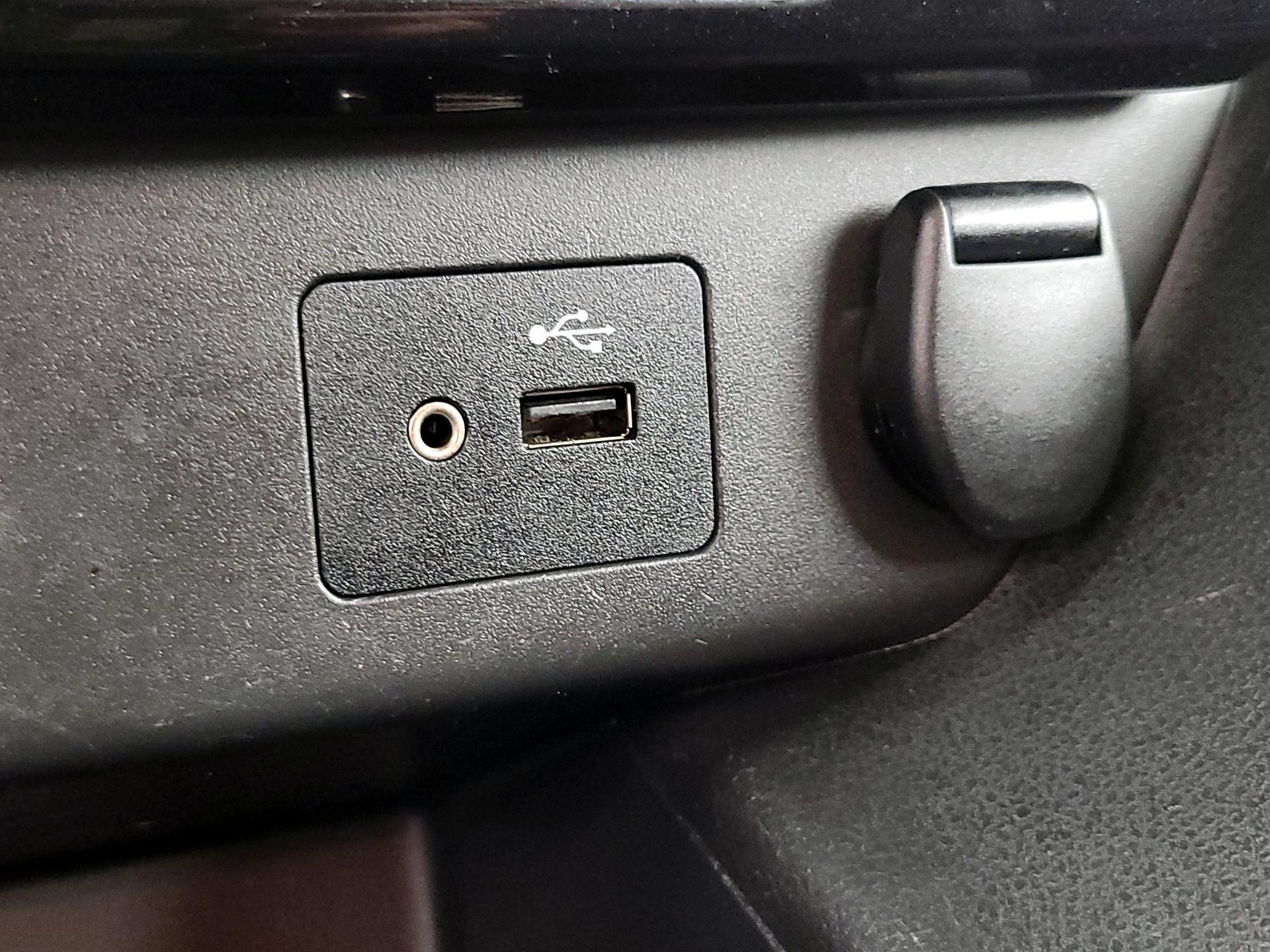 Thumbnail: 2019 Nissan Leaf - 19