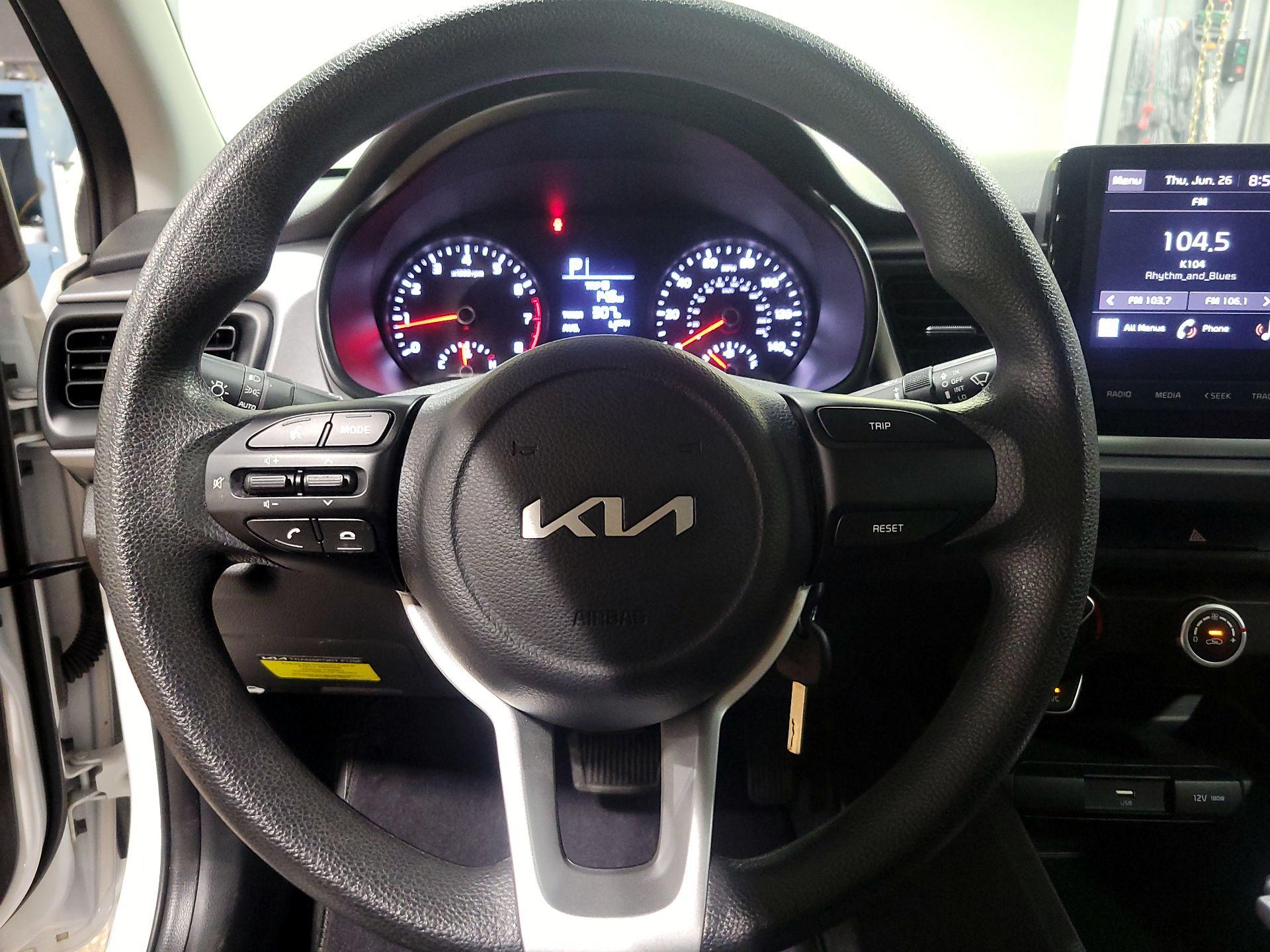 Thumbnail: 2023 Kia Rio - 10