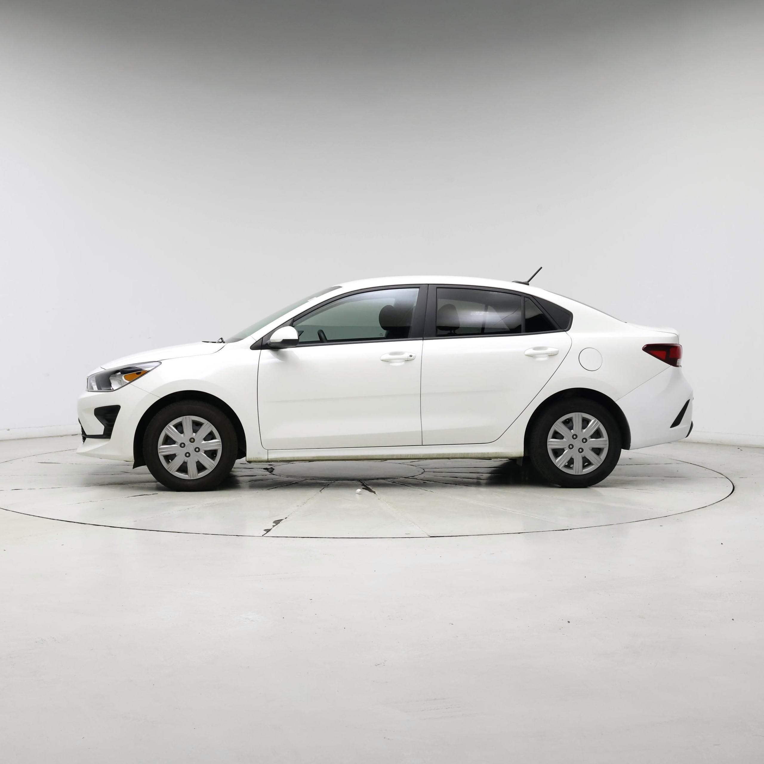 Thumbnail: 2023 Kia Rio - 3
