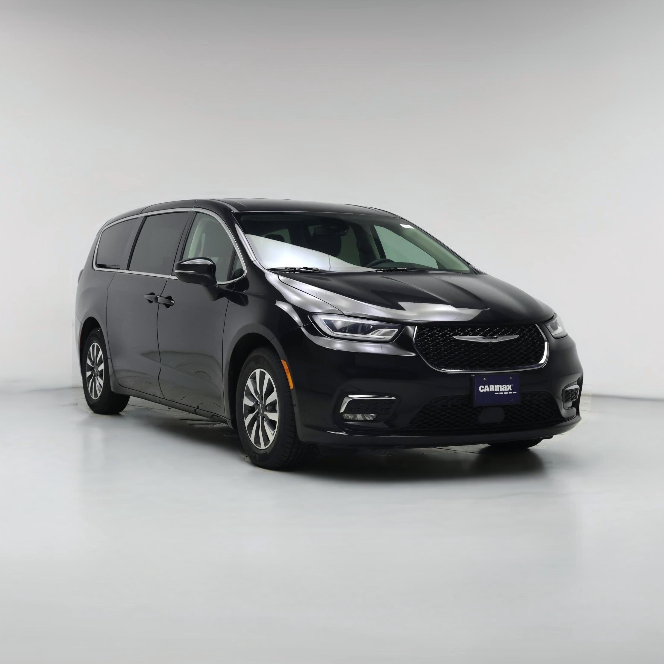 Thumbnail: 2023 Chrysler Pacifica - 1