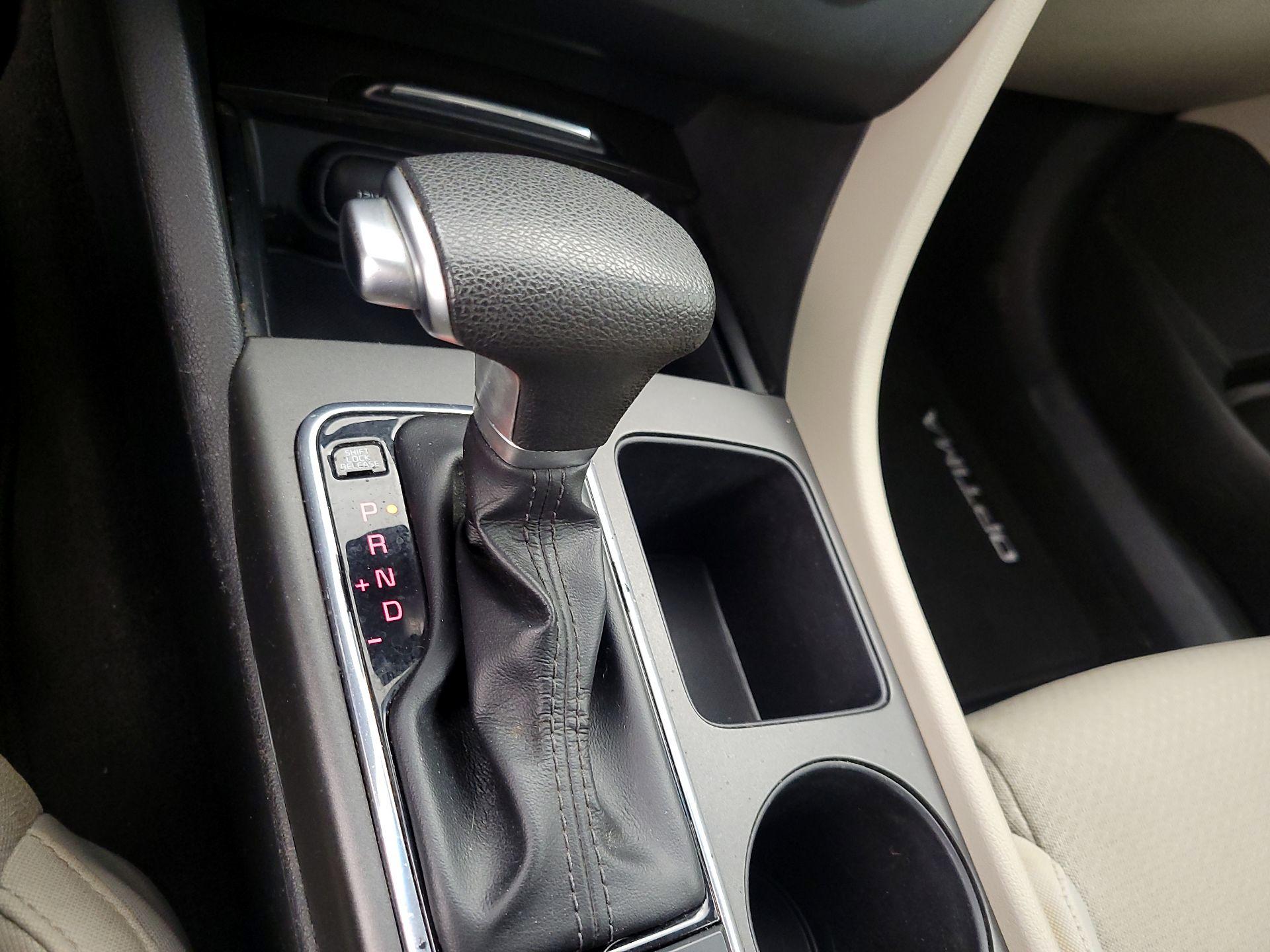 Thumbnail: 2016 Kia Optima - 17