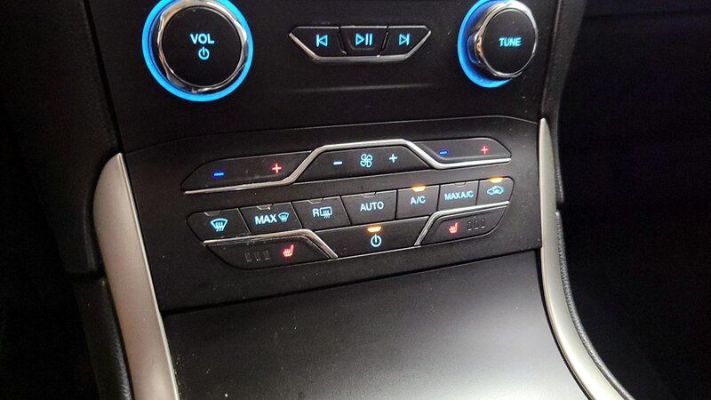 2019 Ford Edge SEL 16