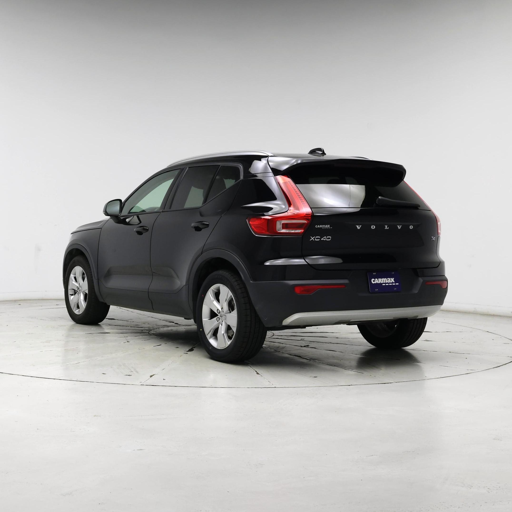 Thumbnail: 2021 Volvo XC40 - 2