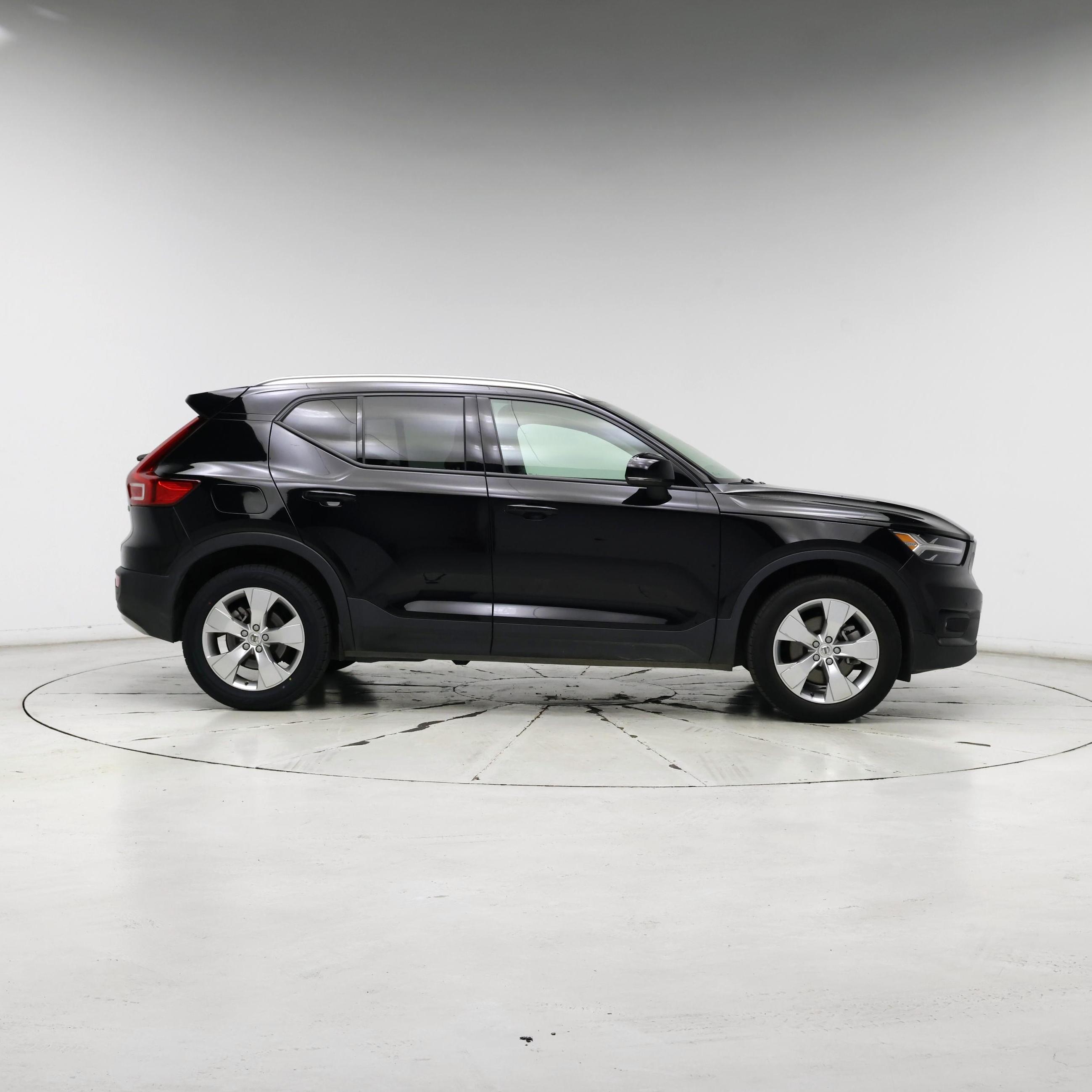 Thumbnail: 2021 Volvo XC40 - 7