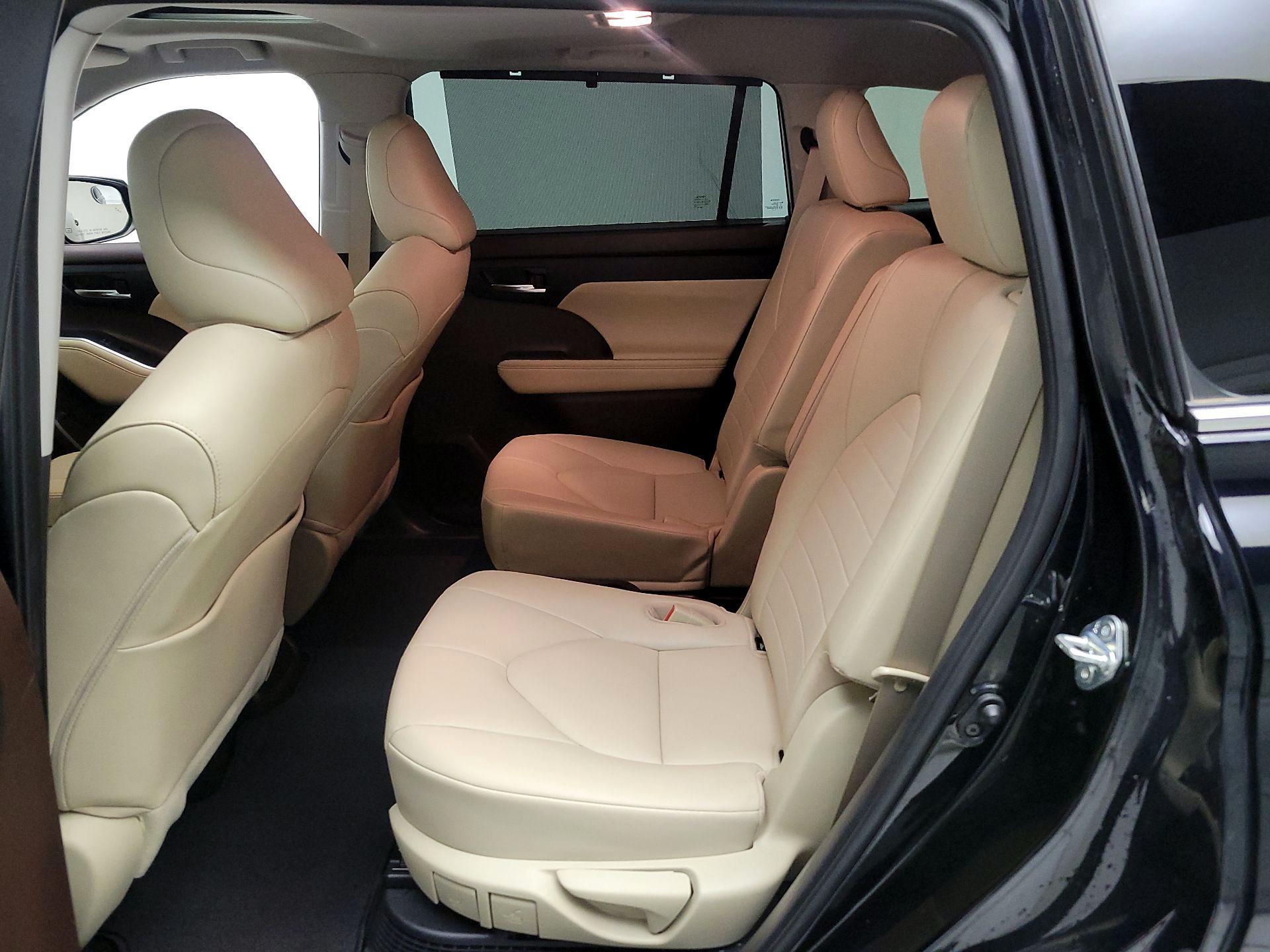 Thumbnail: 2021 Toyota Highlander - 20