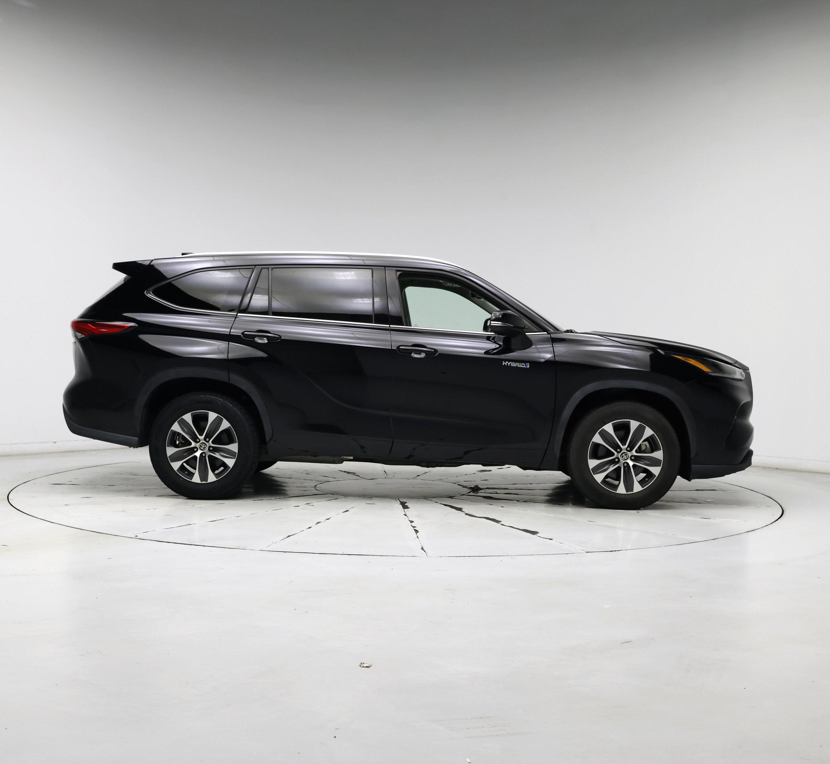Thumbnail: 2021 Toyota Highlander - 7