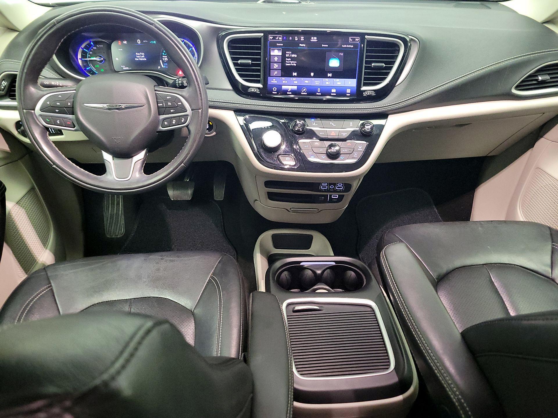 Thumbnail: 2022 Chrysler Pacifica - 9