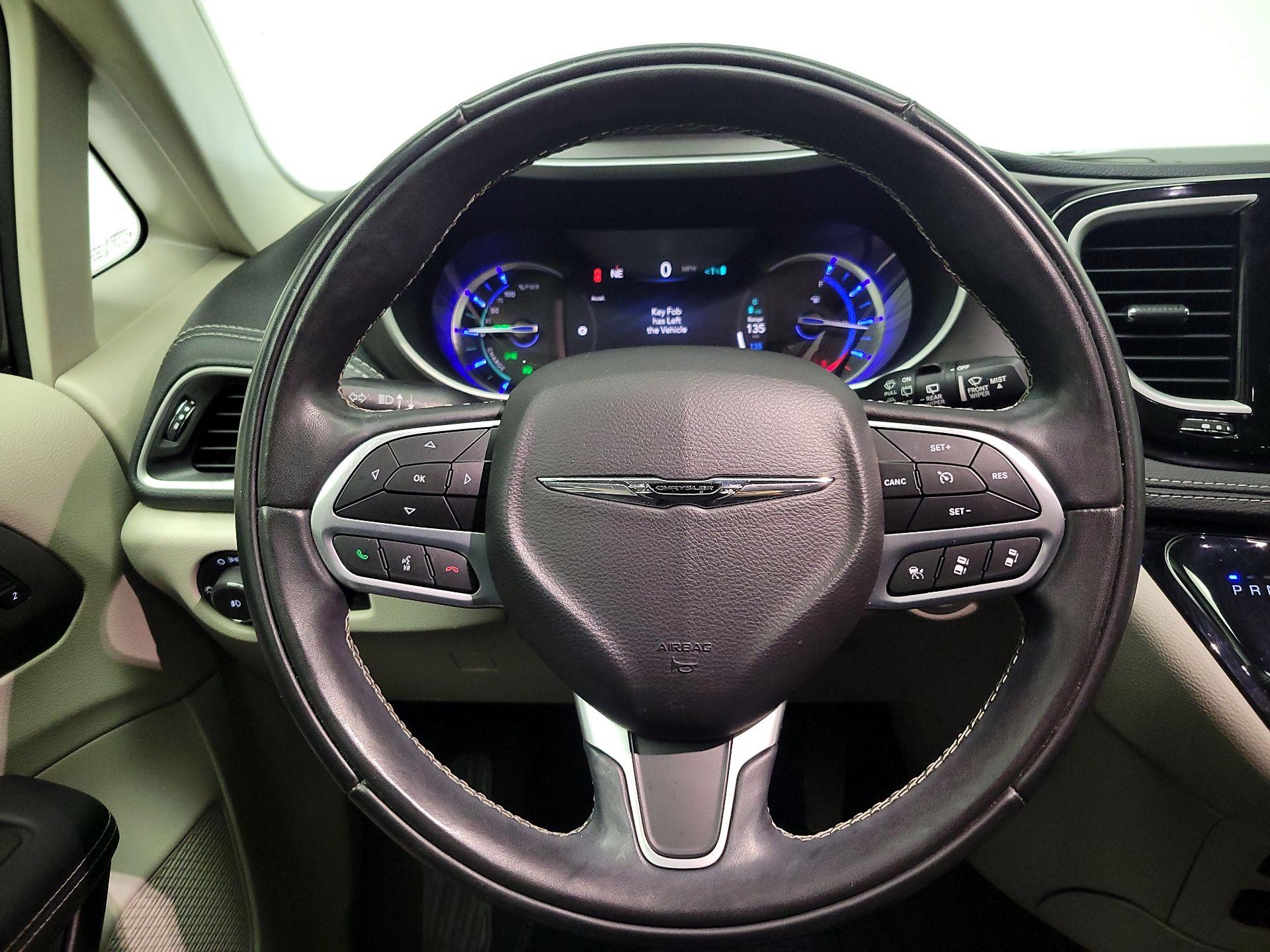 Thumbnail: 2022 Chrysler Pacifica - 10