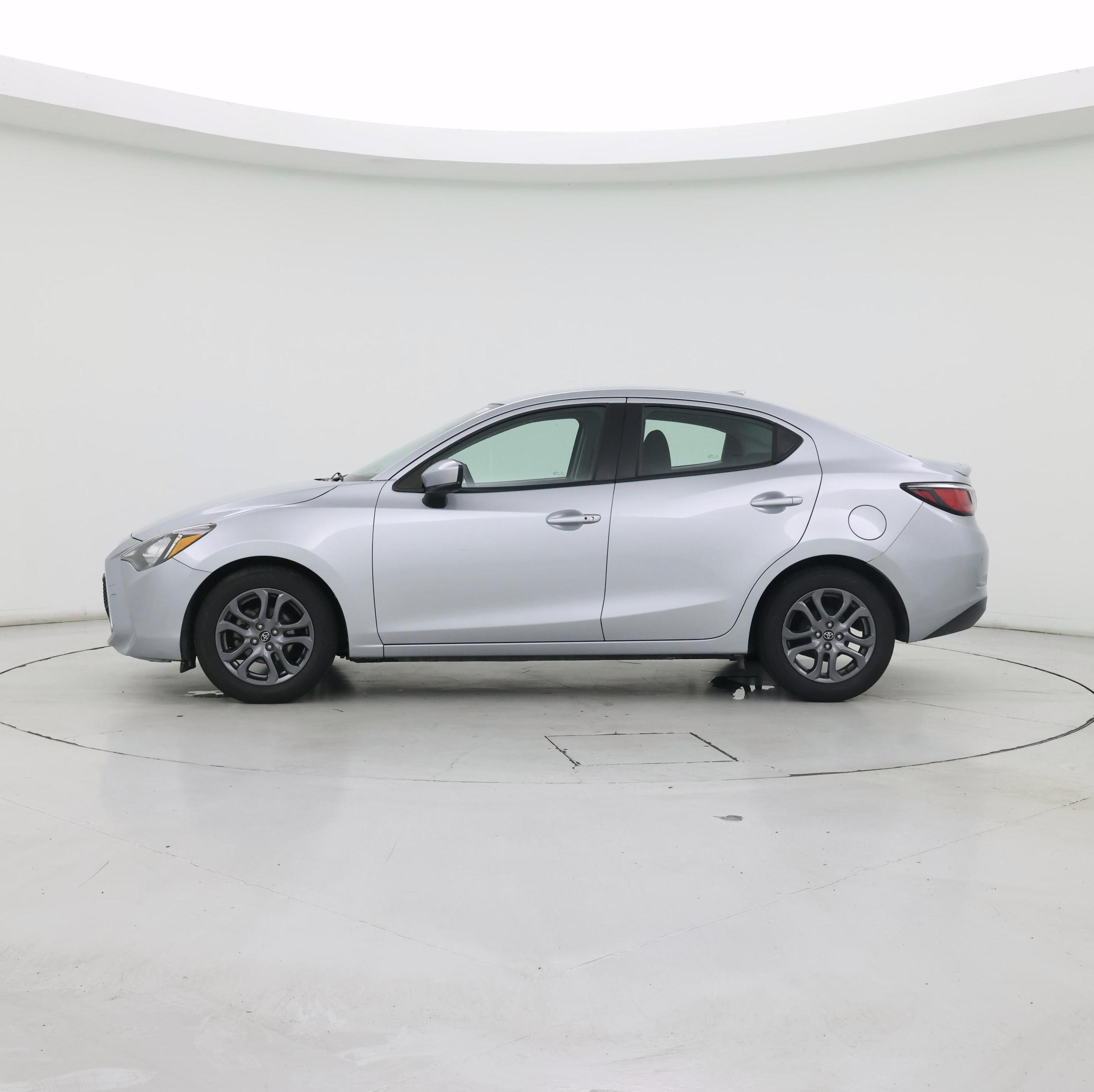 Thumbnail: 2019 Toyota Yaris - 3