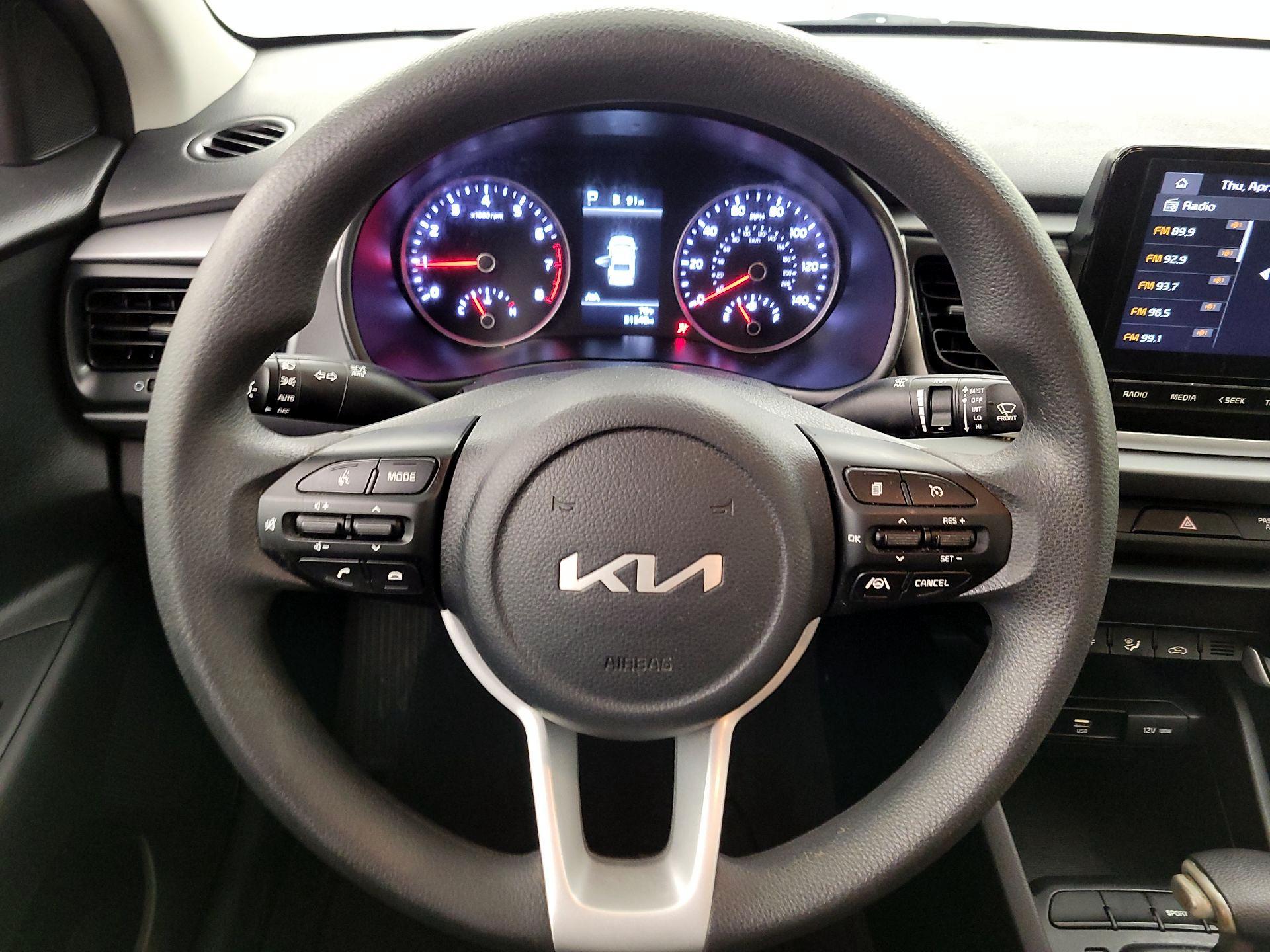 Thumbnail: 2022 Kia Rio - 10
