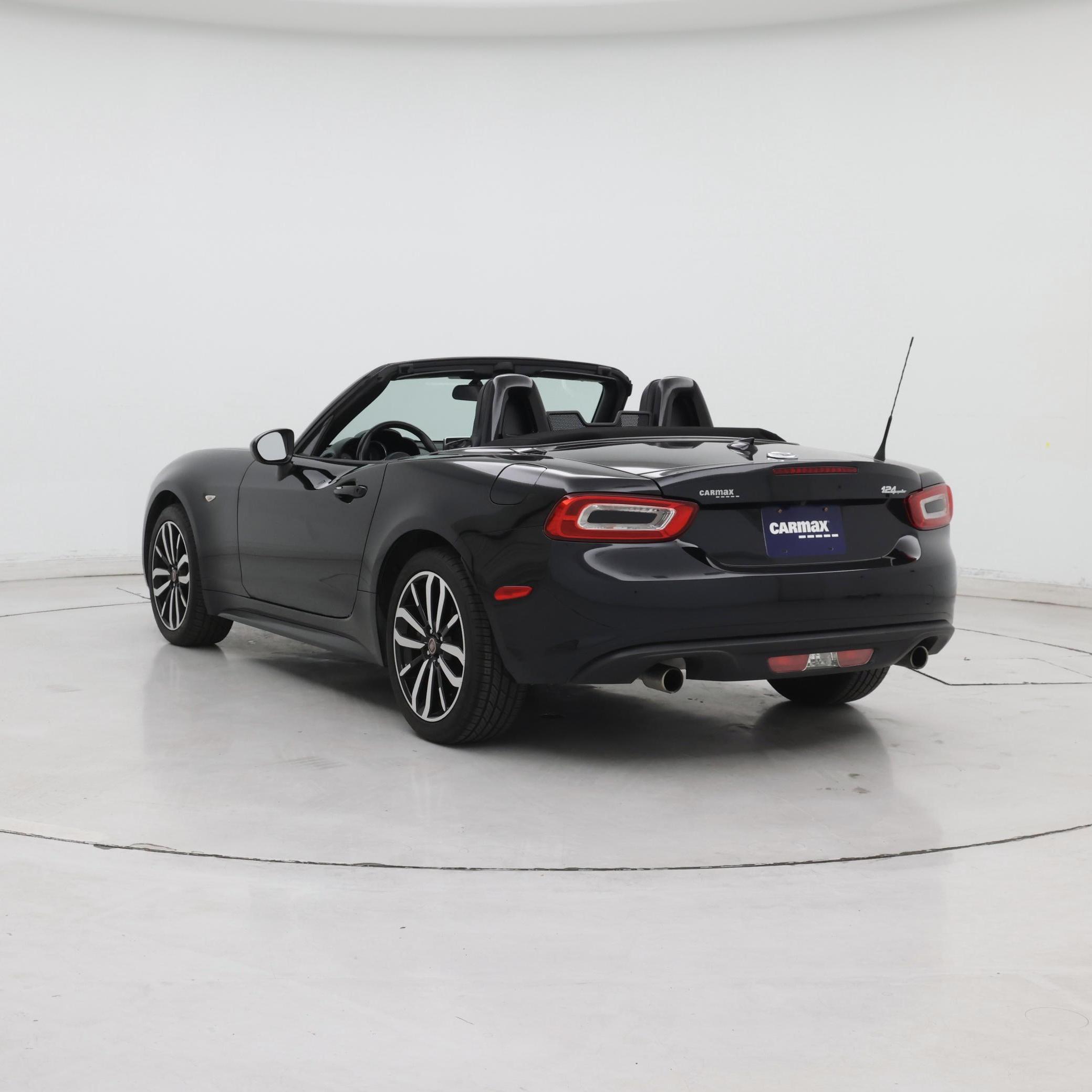 Thumbnail: 2020 Fiat 124 Spider - 2