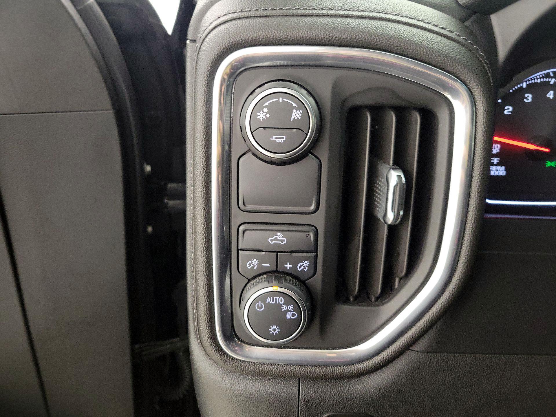 Thumbnail: 2019 Chevrolet Silverado 1500 - 13