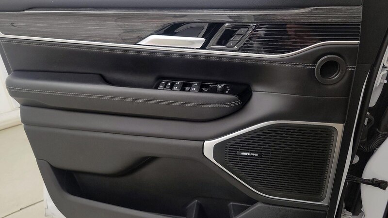 2022 Jeep Wagoneer Series II 12