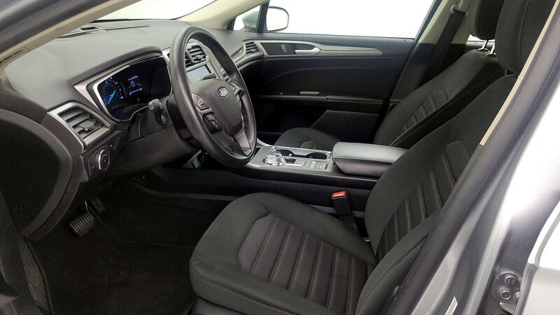 2020 Ford Fusion SE 11