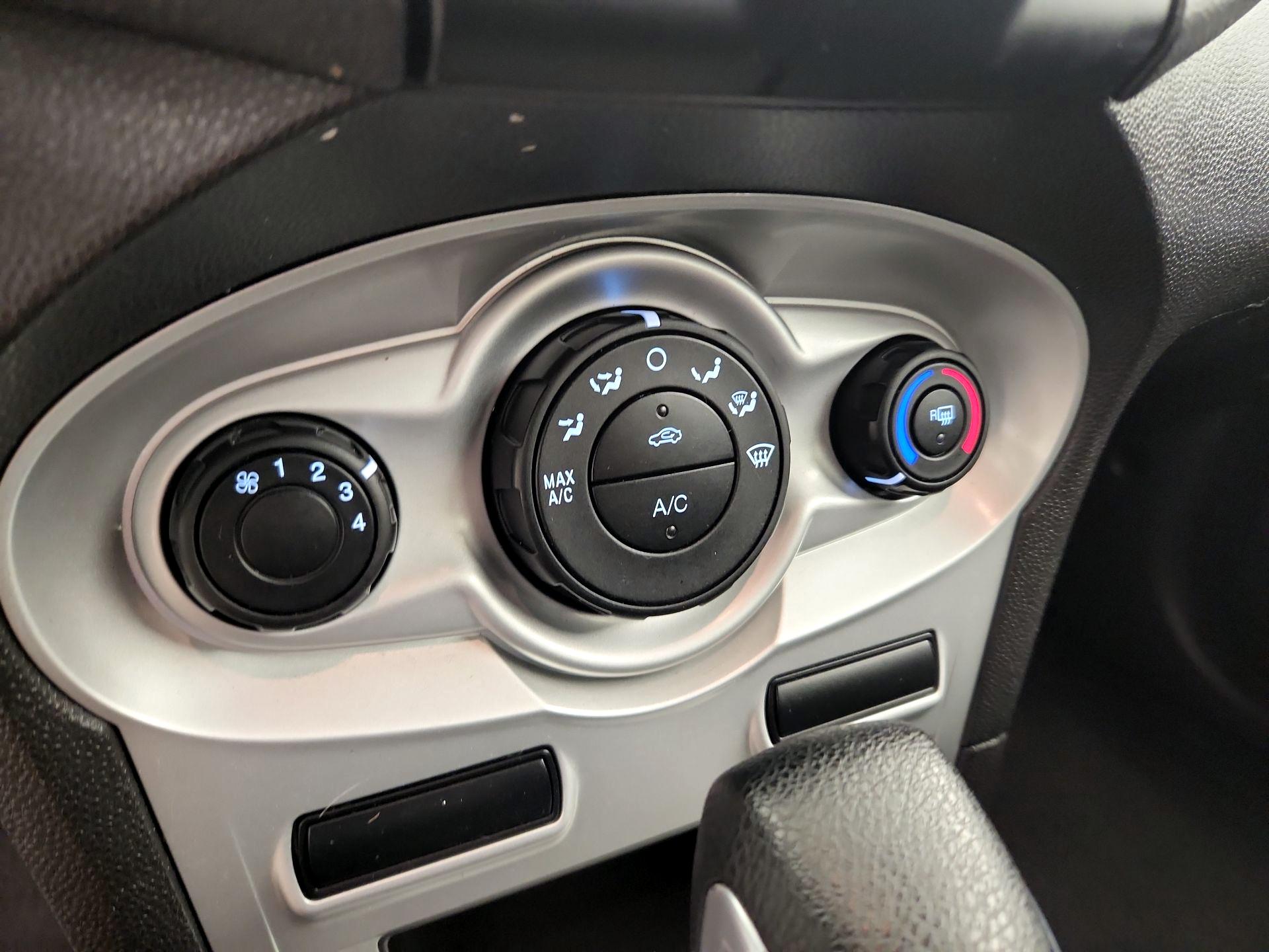 Thumbnail: 2019 Ford Fiesta - 16
