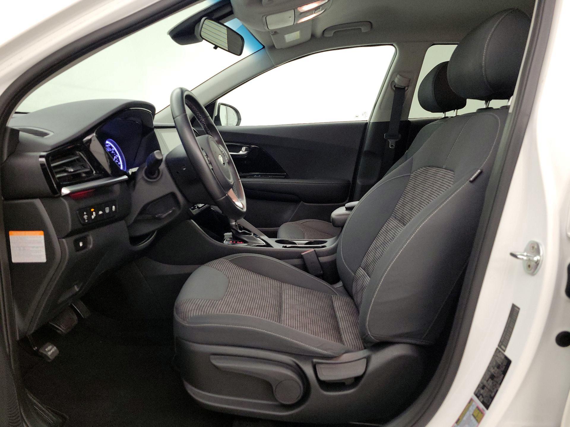 Thumbnail: 2020 Kia Niro - 11