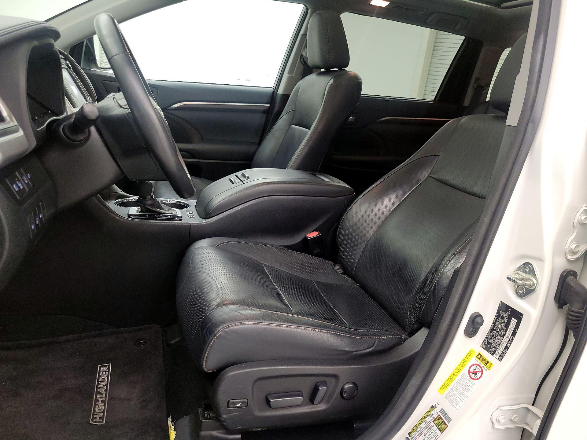 Thumbnail: 2014 Toyota Highlander - 11