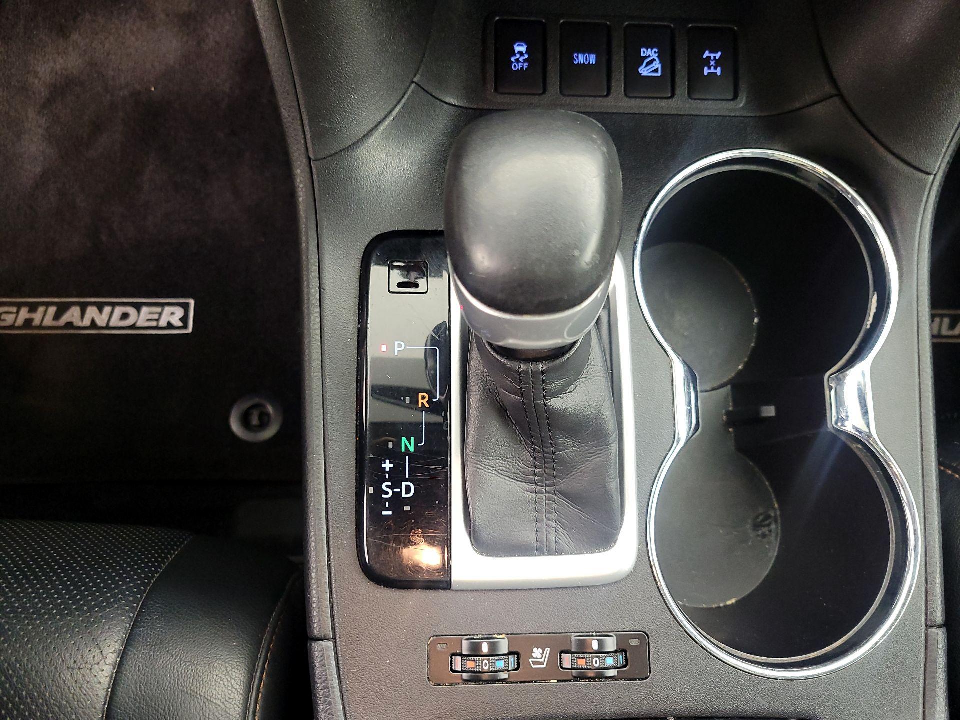Thumbnail: 2014 Toyota Highlander - 18