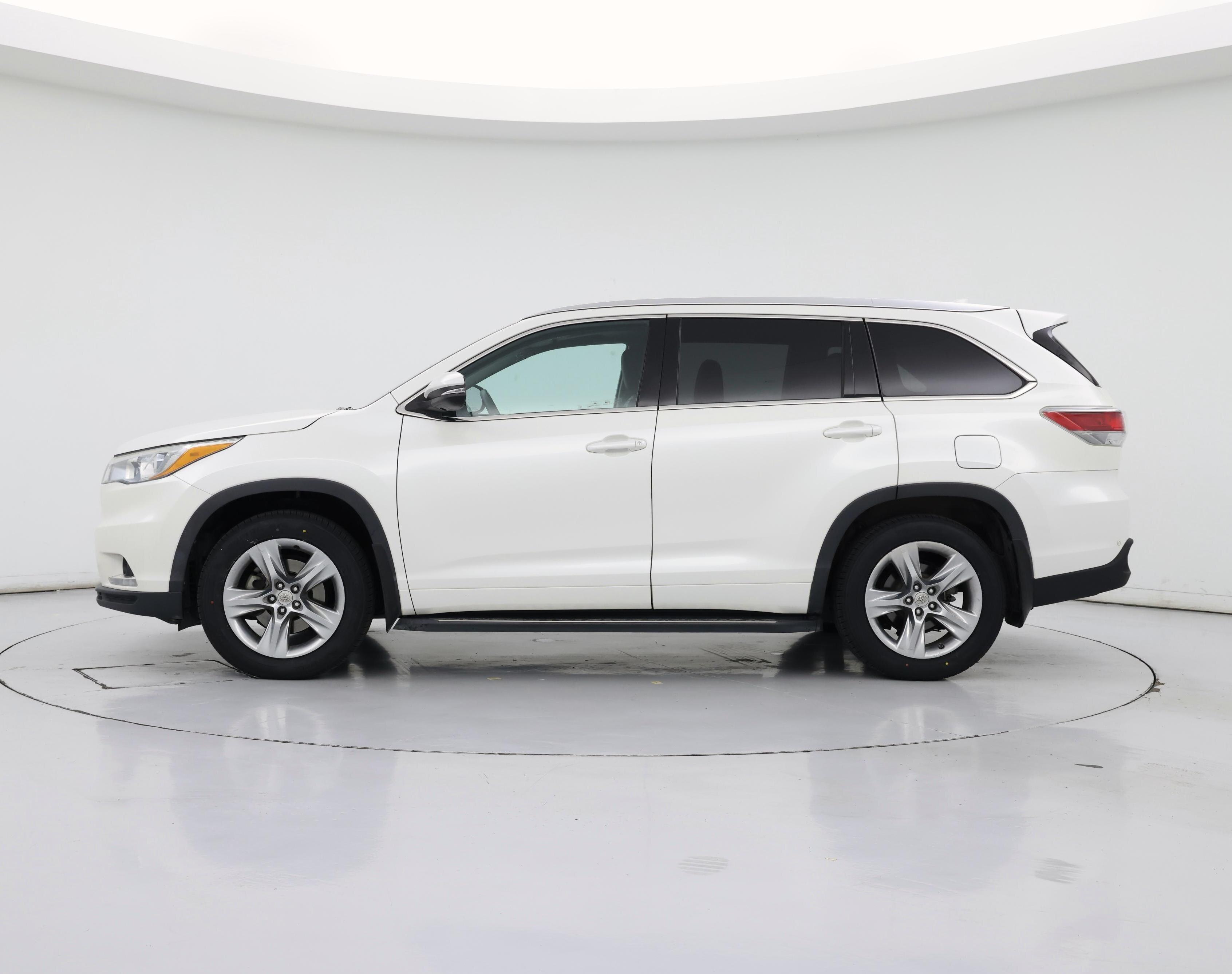 Thumbnail: 2014 Toyota Highlander - 3
