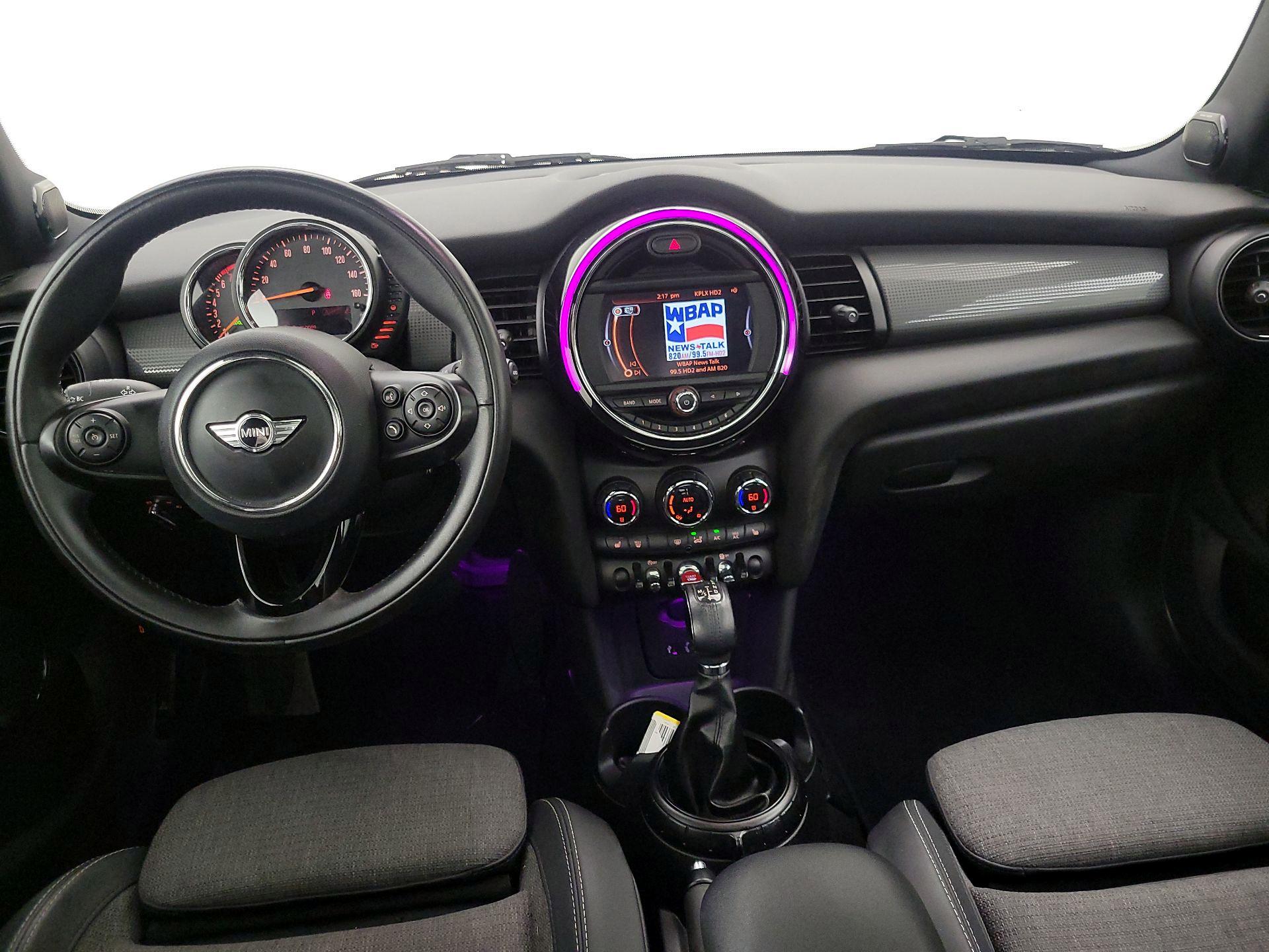 Thumbnail: 2016 MINI Cooper Hardtop - 9