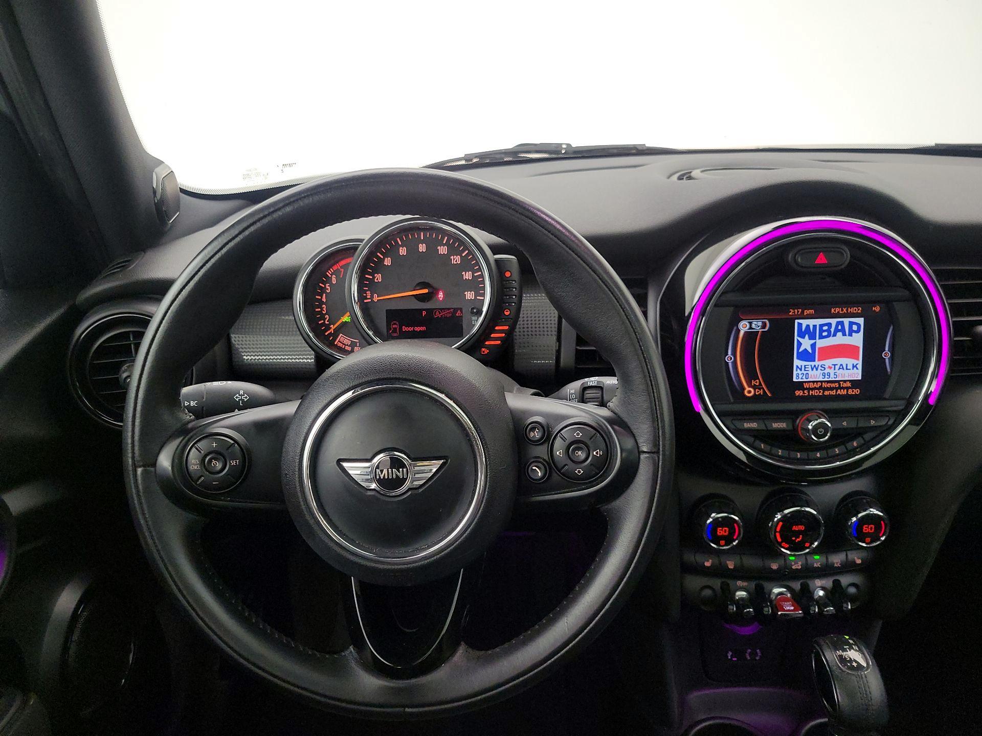 Thumbnail: 2016 MINI Cooper Hardtop - 10