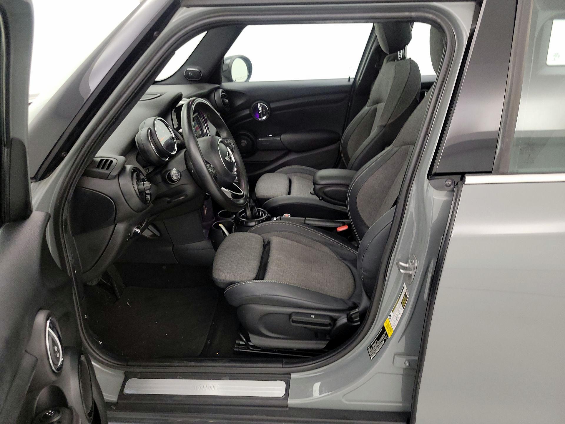 Thumbnail: 2016 MINI Cooper Hardtop - 11