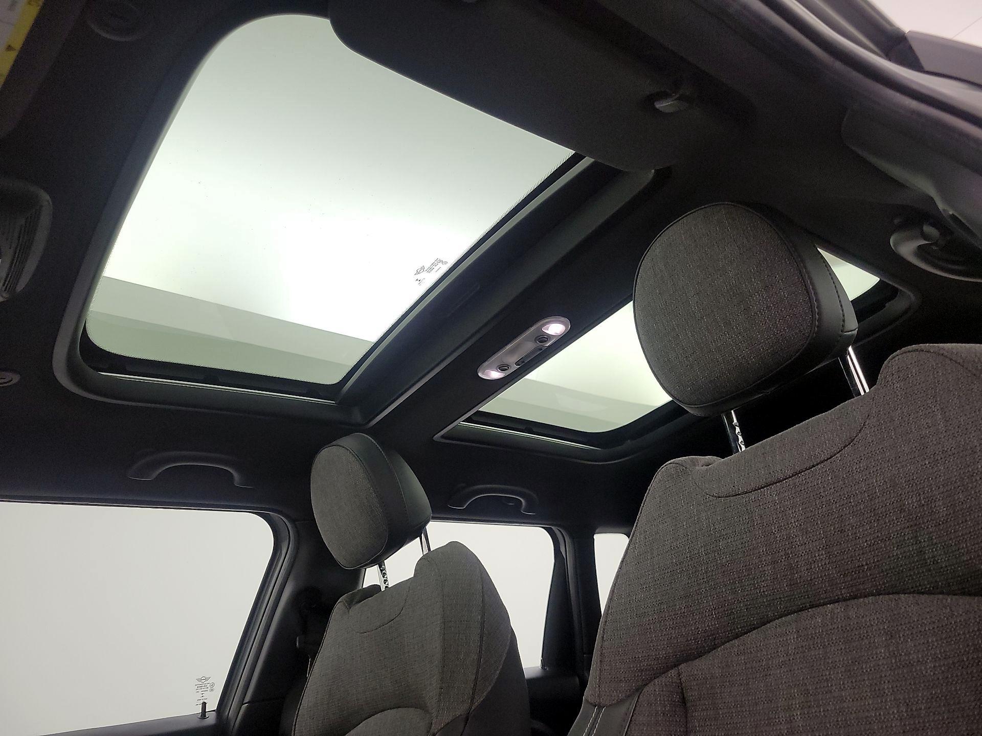 Thumbnail: 2016 MINI Cooper Hardtop - 18