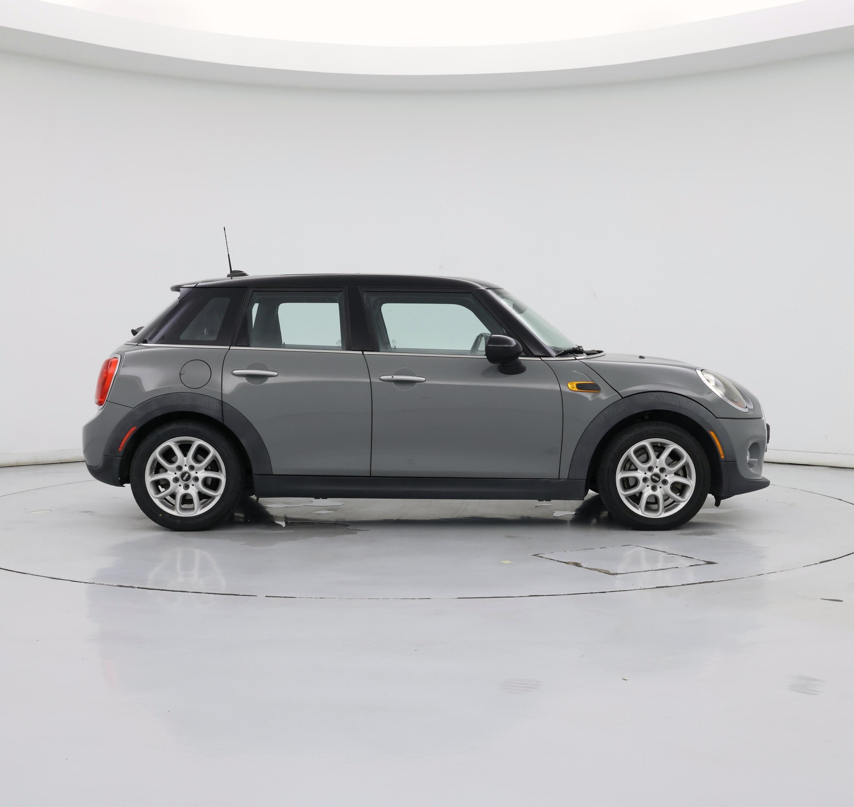 Thumbnail: 2016 MINI Cooper Hardtop - 7