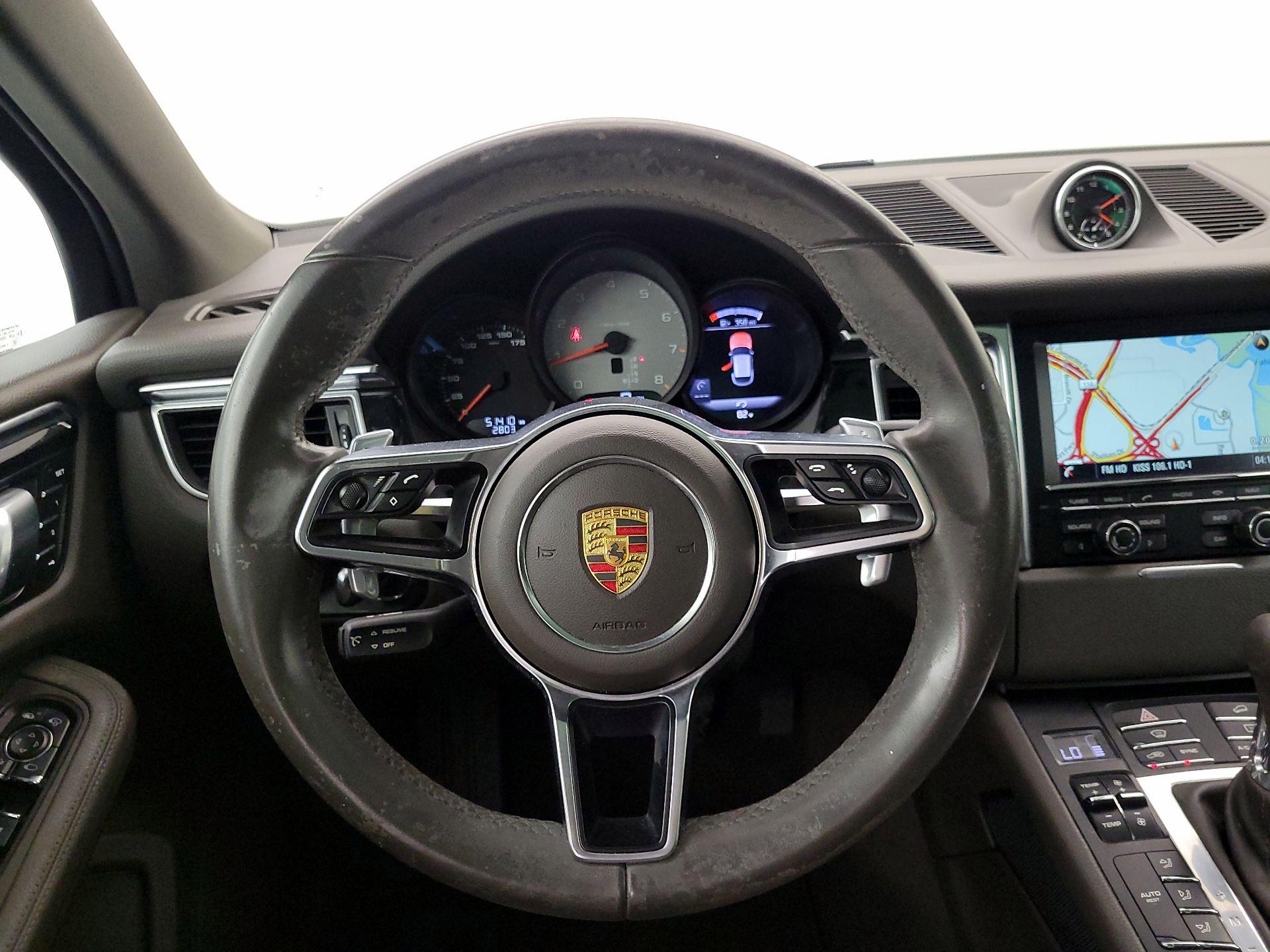 Thumbnail: 2015 Porsche Macan - 10