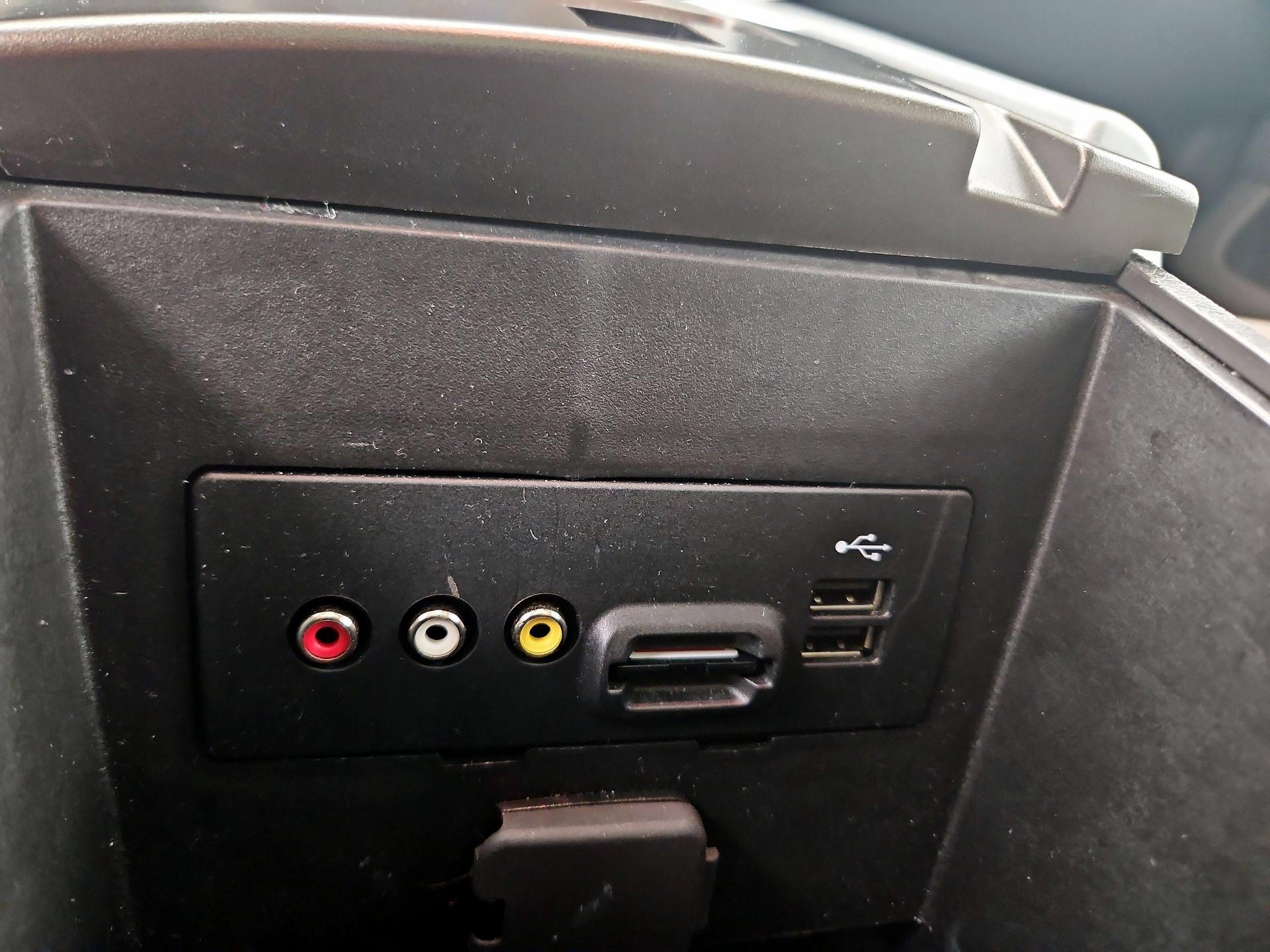 Thumbnail: 2014 Ford Edge - 18