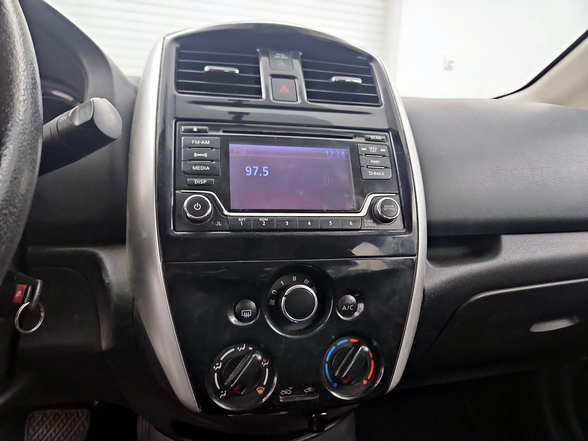 Thumbnail: 2016 Nissan Versa Note - 13
