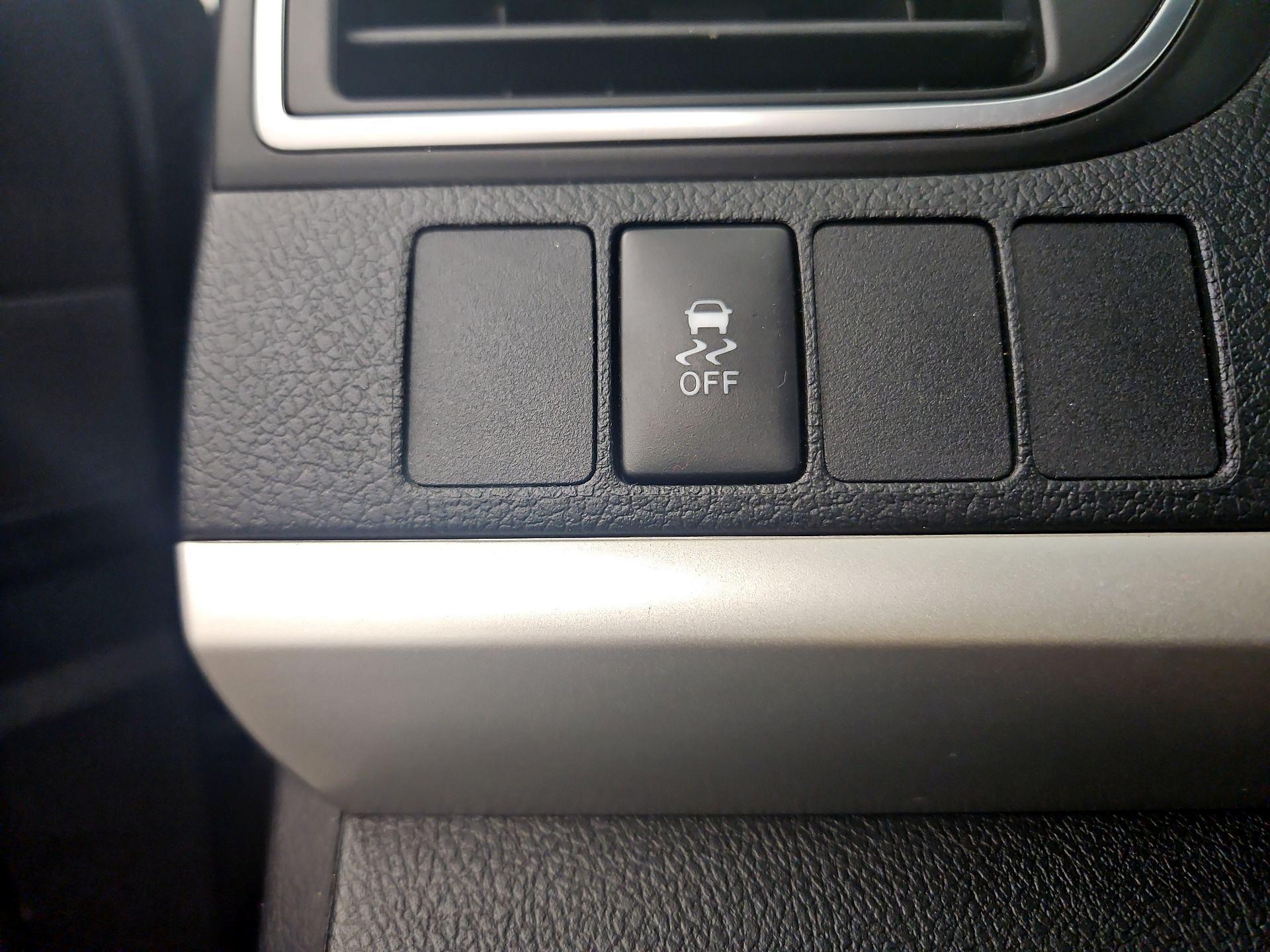 Thumbnail: 2017 Toyota Camry - 13
