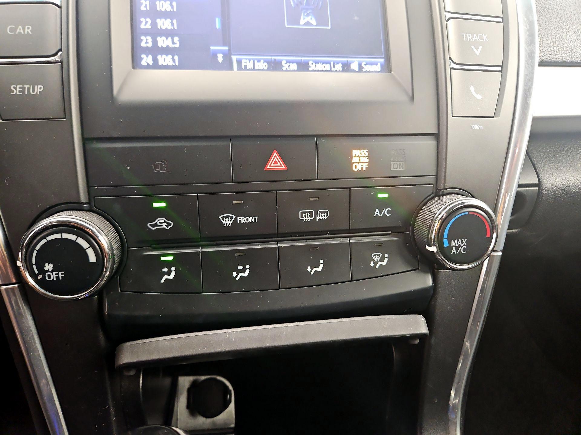 Thumbnail: 2017 Toyota Camry - 16