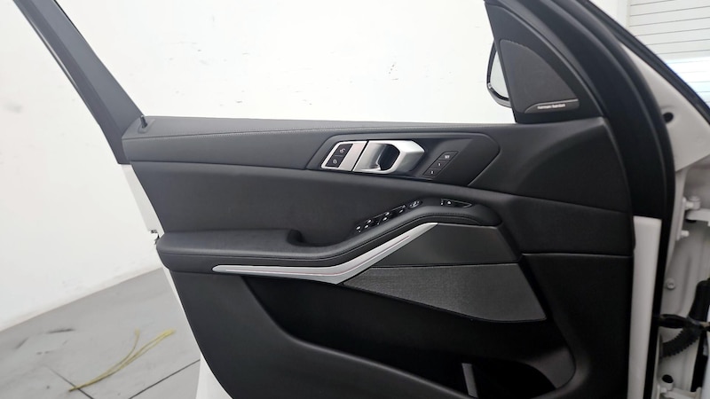 2021 BMW X5 sDrive40i 12