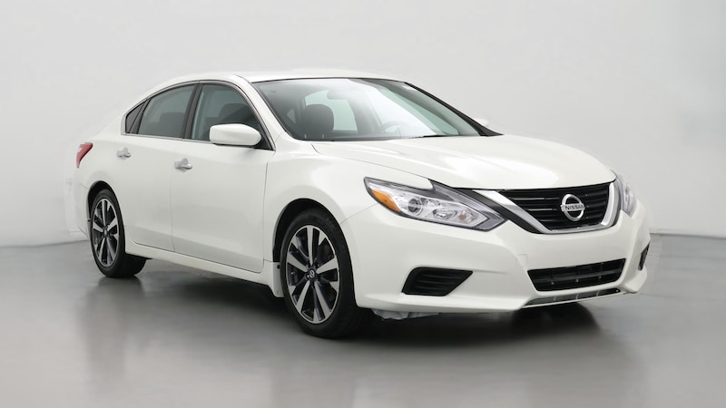 2016 Nissan Altima S Hero Image