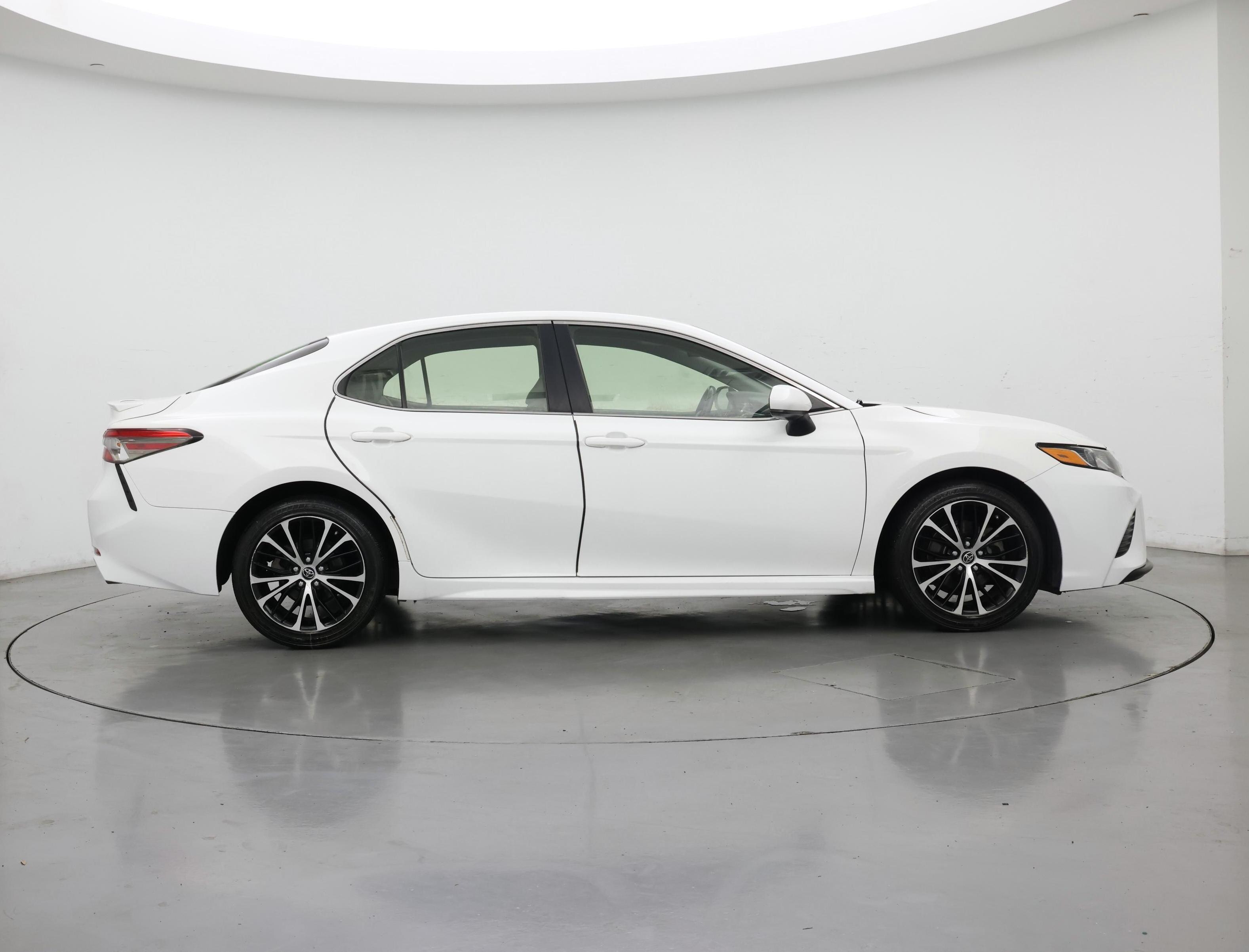 Thumbnail: 2018 Toyota Camry - 7