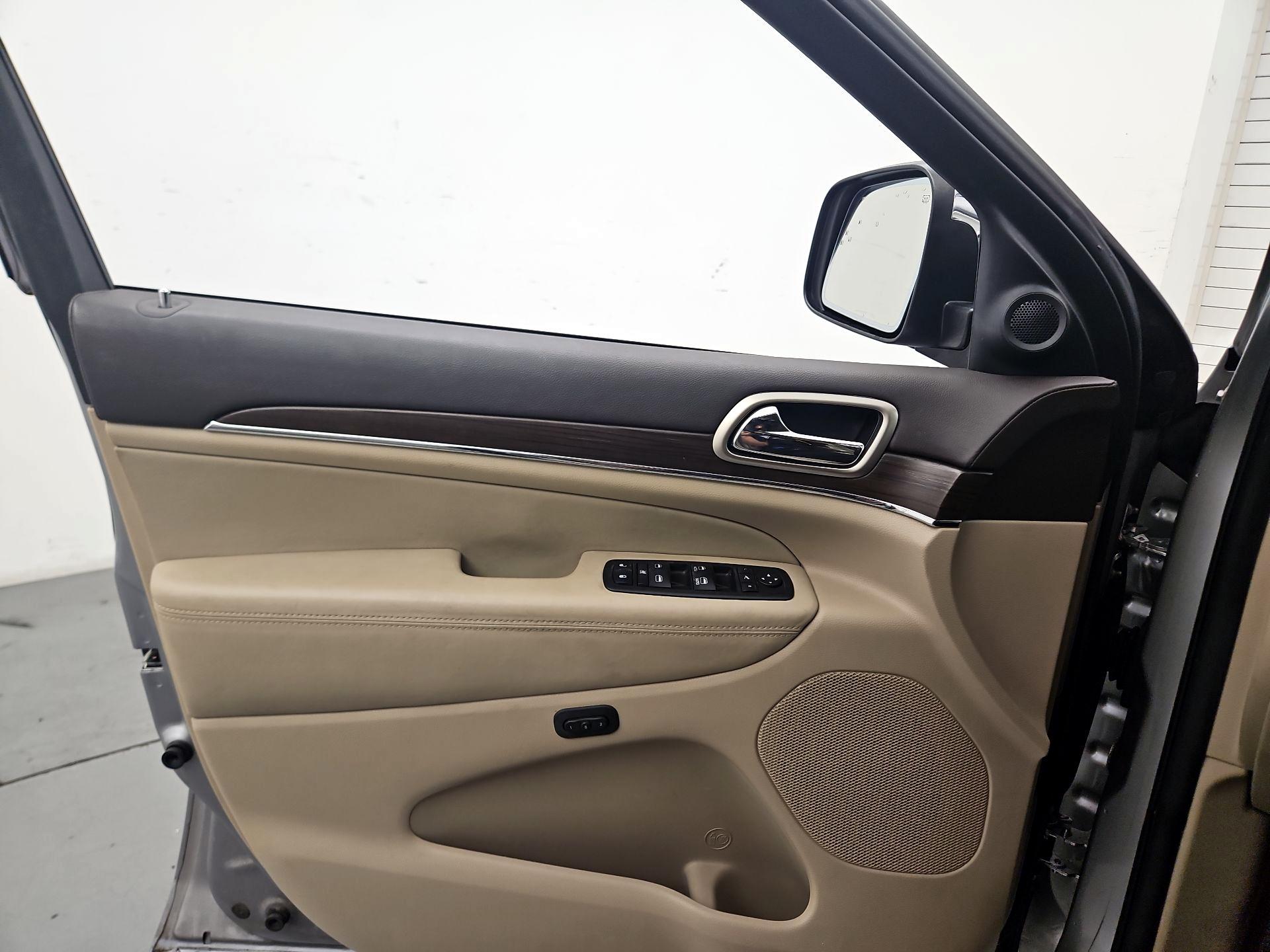 Thumbnail: 2014 Jeep Grand Cherokee - 12