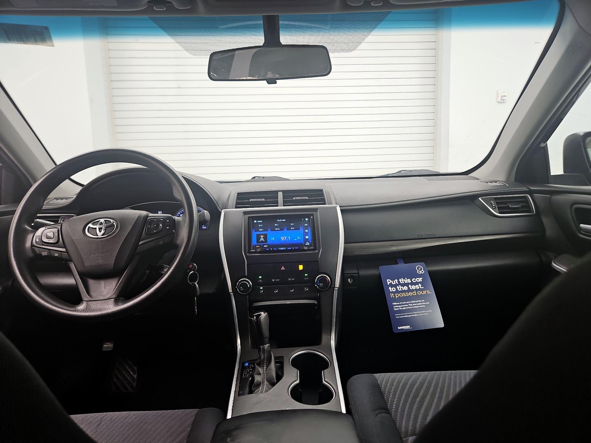 Thumbnail: 2017 Toyota Camry - 9