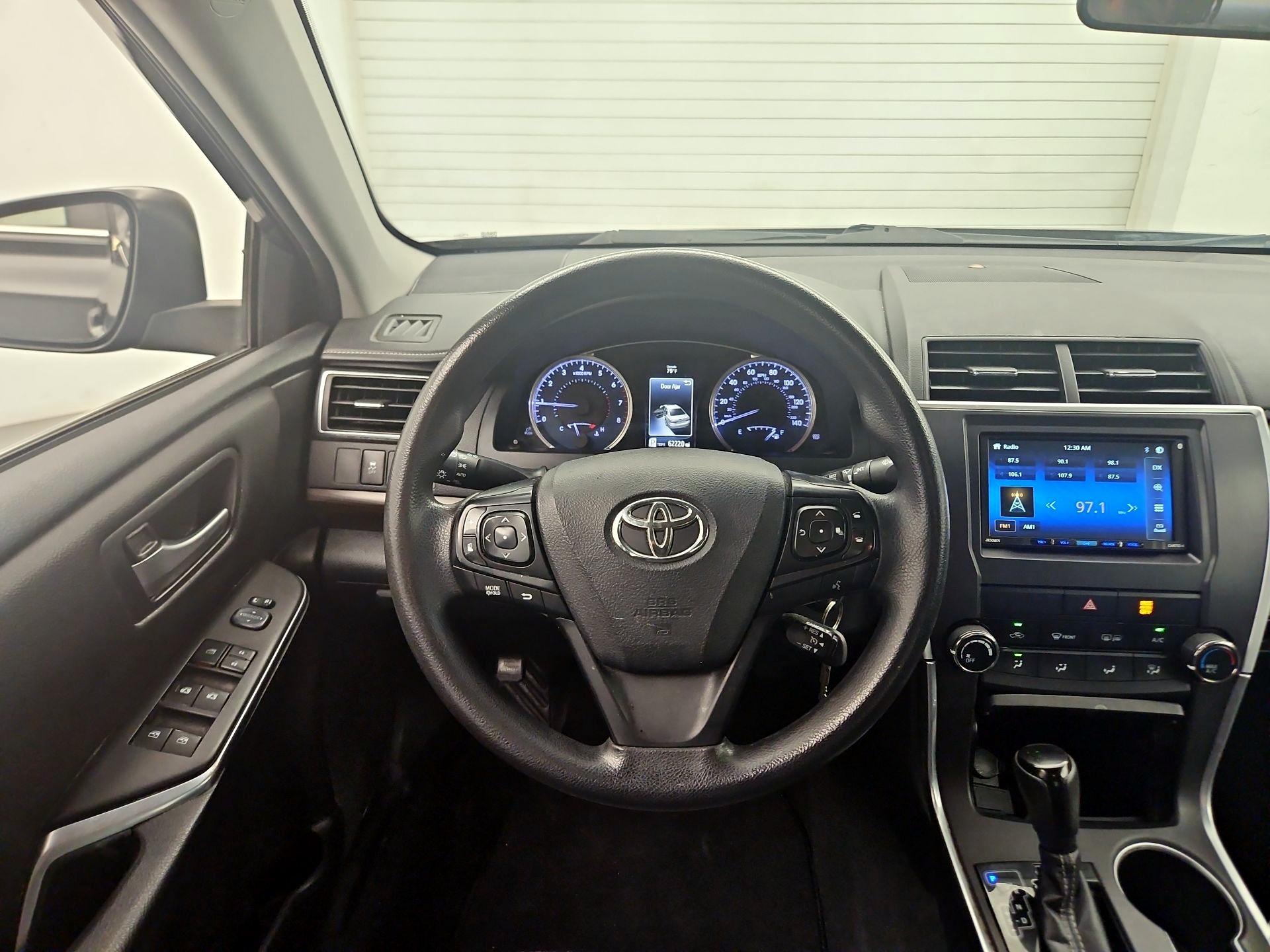 Thumbnail: 2017 Toyota Camry - 10