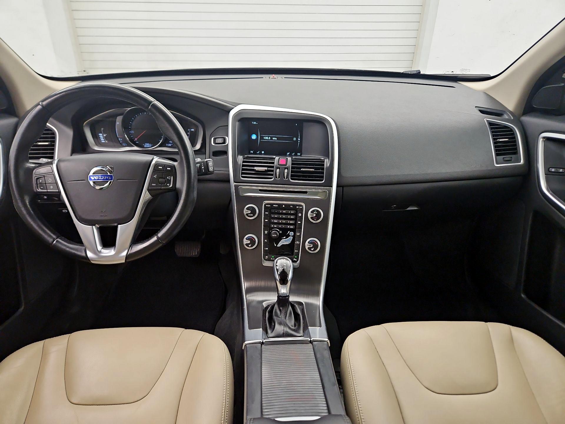 Thumbnail: 2016 Volvo XC60 - 9