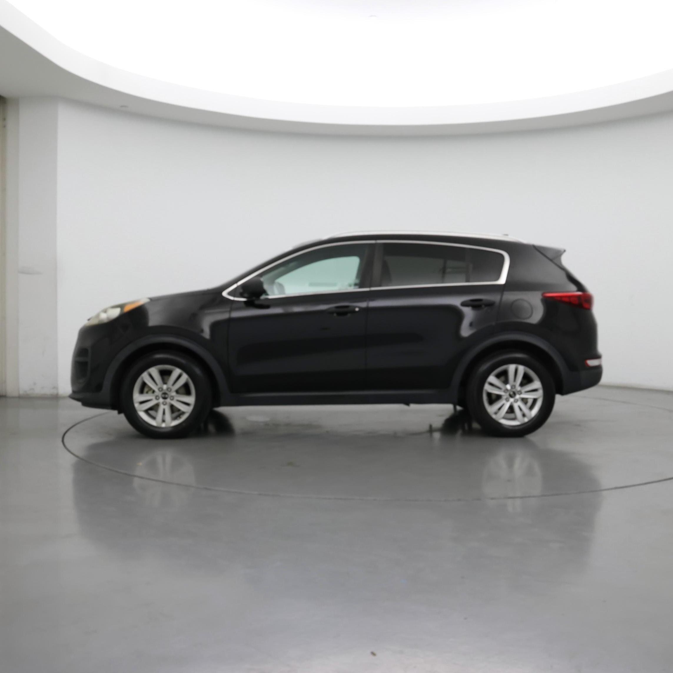 Thumbnail: 2017 Kia Sportage - 3