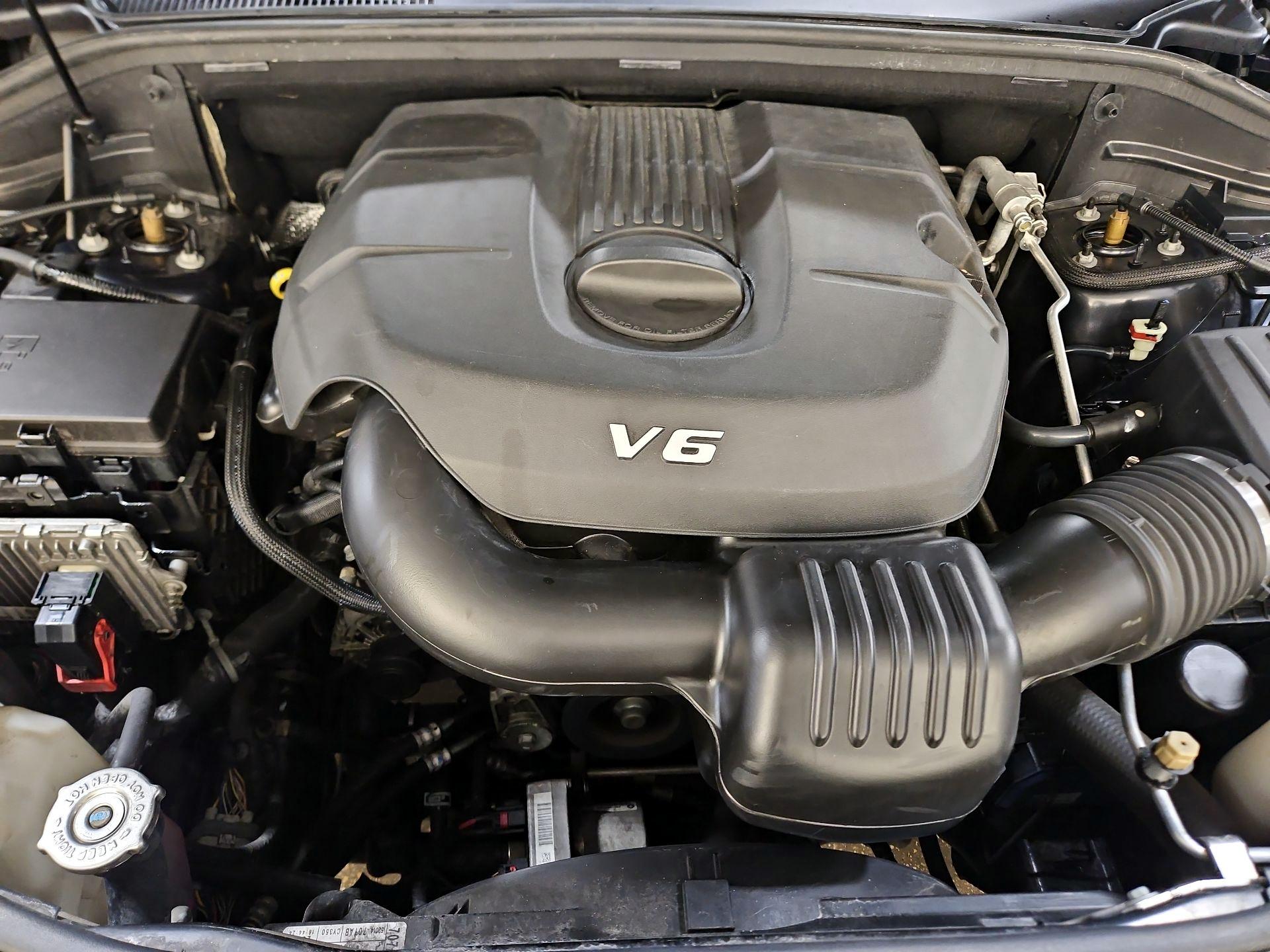 Thumbnail: 2015 Jeep Grand Cherokee - 18