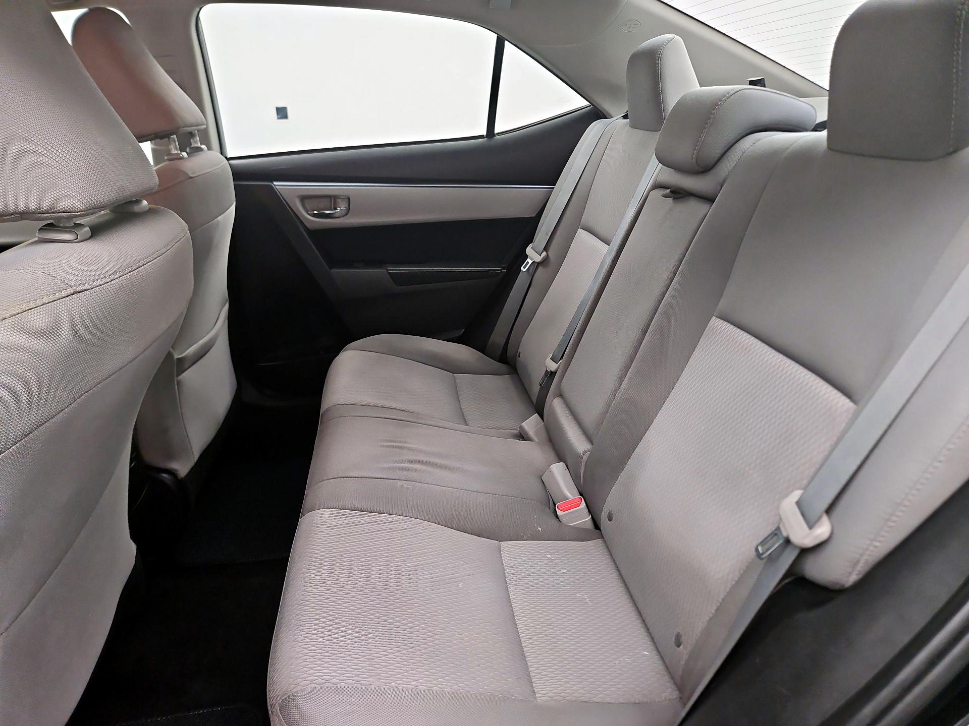 Thumbnail: 2015 Toyota Corolla - 18