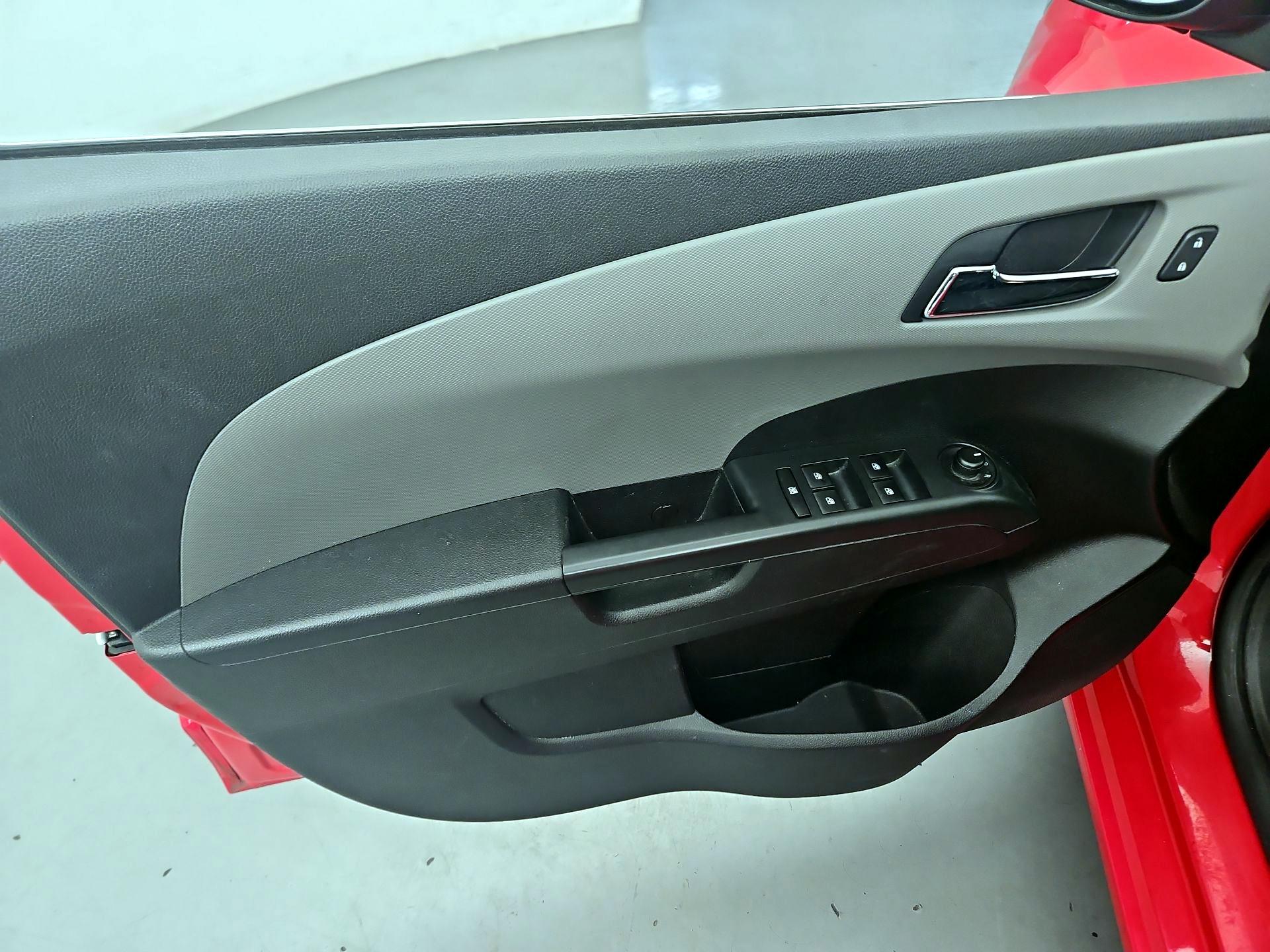Thumbnail: 2015 Chevrolet Sonic - 12