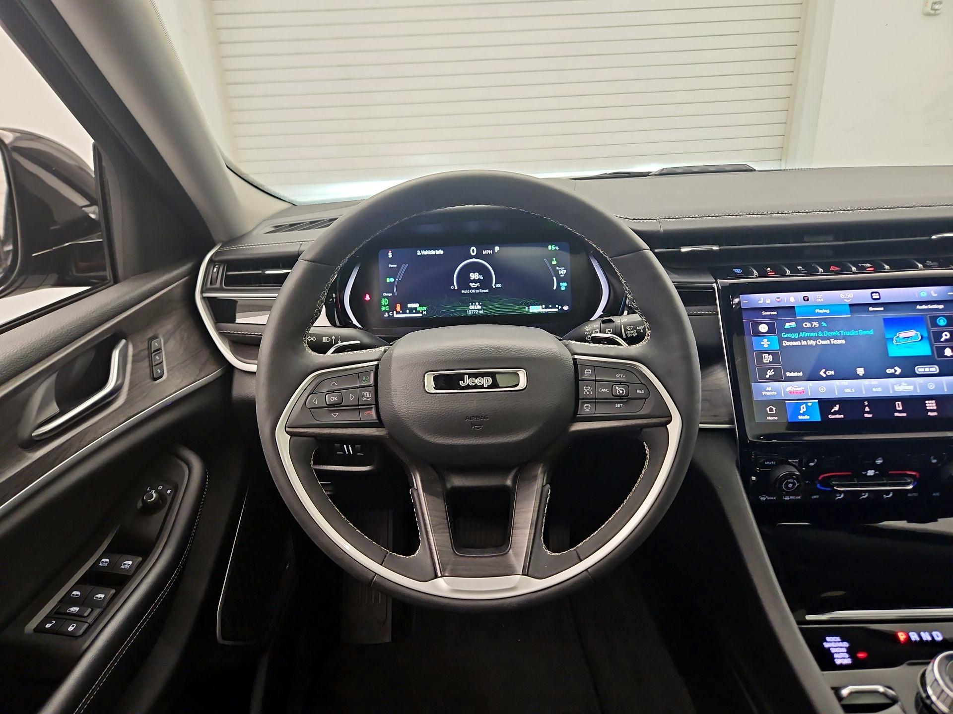 Thumbnail: 2022 Jeep Grand Cherokee - 10